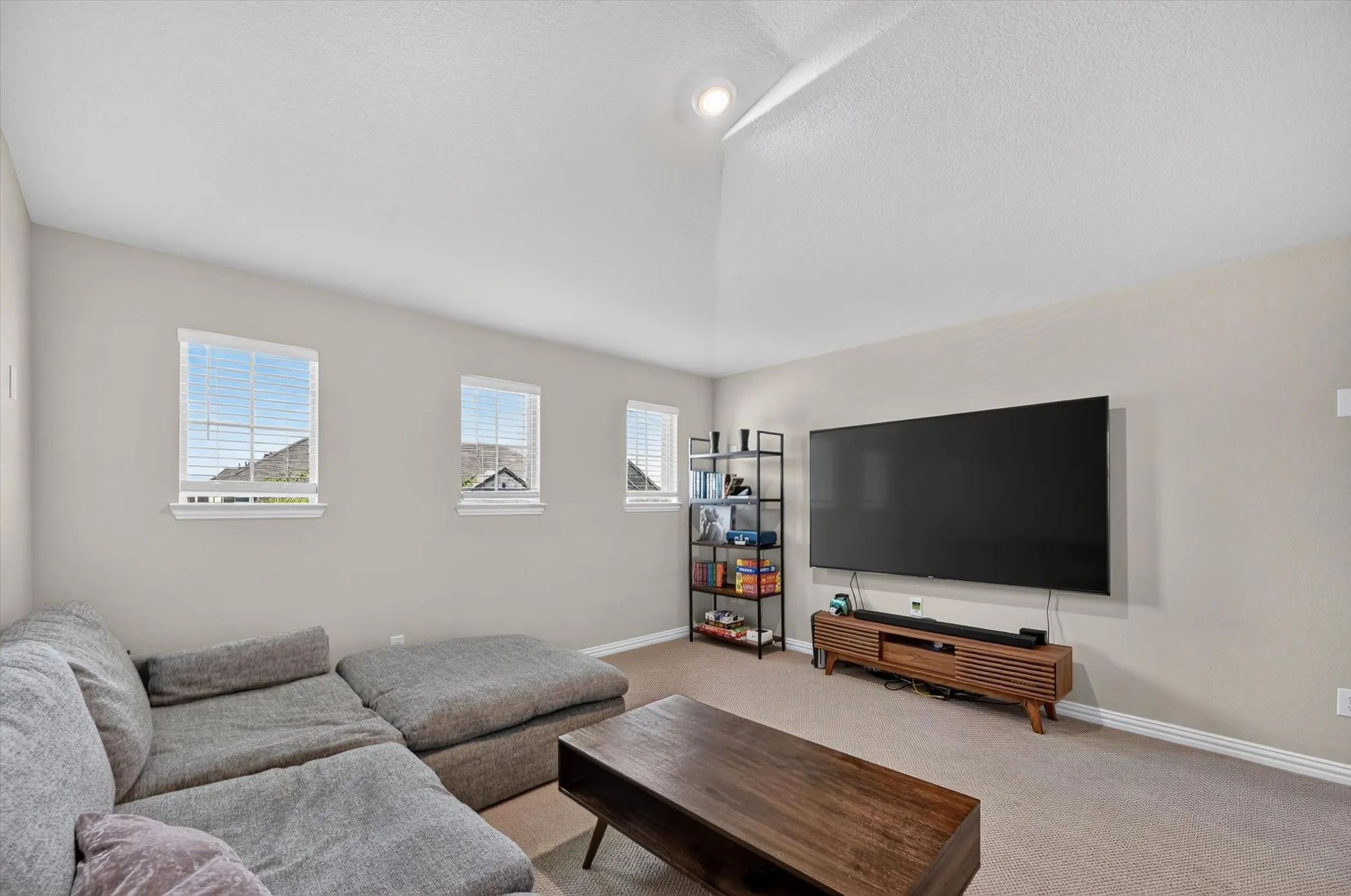 Single Family Residence For Rent in Collin County , 4129 Ranchero Drive, Sachse, Texas 75048, 4 Bedroom, 3 Bathroom, 2 Garage spaces, 2,548 Sqft, built in 2021, mls#21341366, Real Estate Agent in Sachse, Homes For Rent in Collin county, Homes For Rent in Sachse, Realtor in Sachse Texas, Real Estate Brokerage Independent Realty Texas, Luminita Cordes Realtor