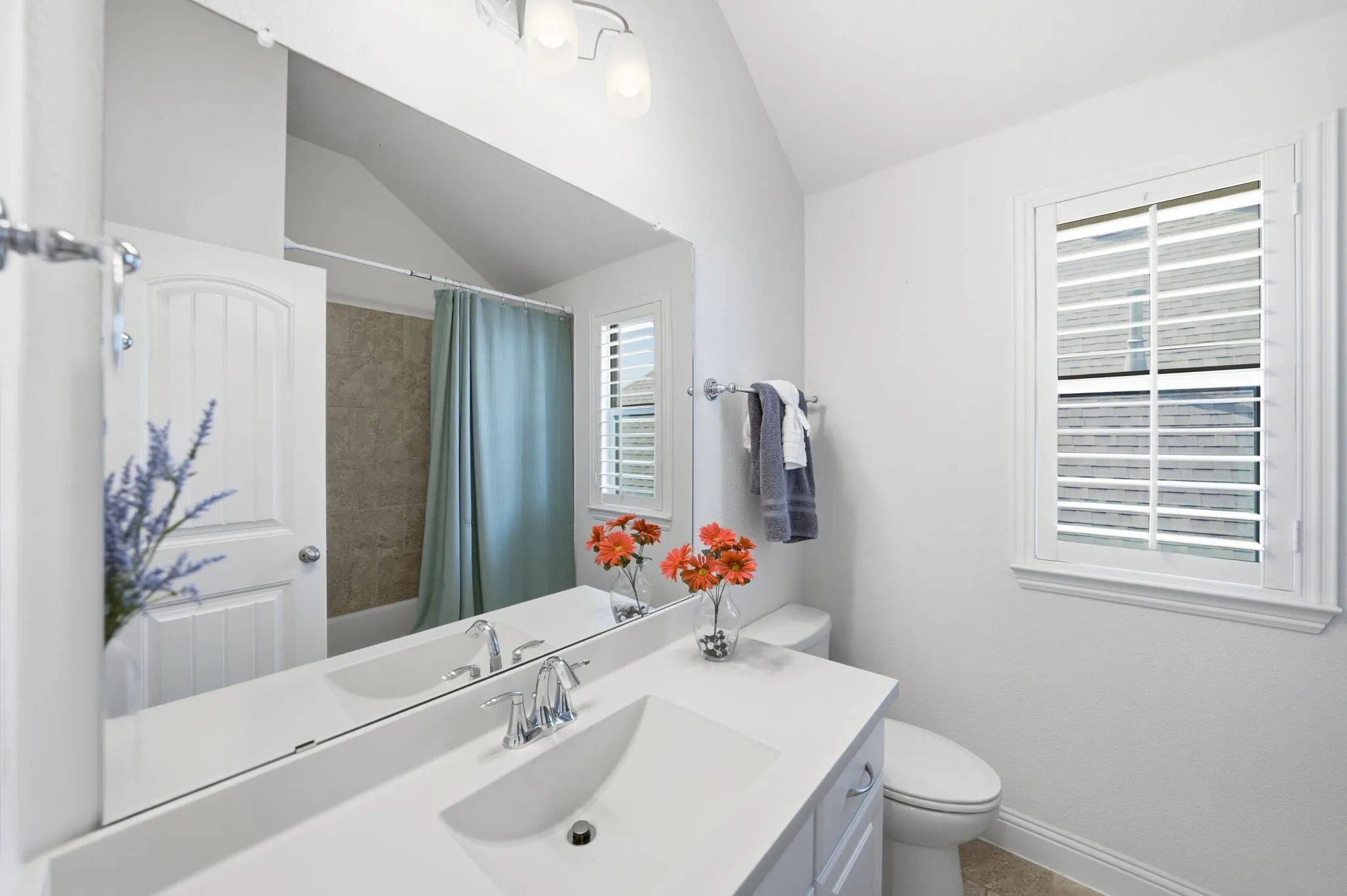 Single Family Residence For Sale in Denton County , 4213 Wilderness Pass, Fort Worth, Texas 76262, 4 Bedroom, 3 Bathroom, 2 Garage spaces, 2,884 Sqft, built in 2016, mls#21335615, Real Estate Agent in Fort Worth, Homes For Sale in Denton county, Homes For Sale in Fort Worth, Realtor in Fort Worth Texas, Real Estate Brokerage Independent Realty Texas, Luminita Cordes Realtor