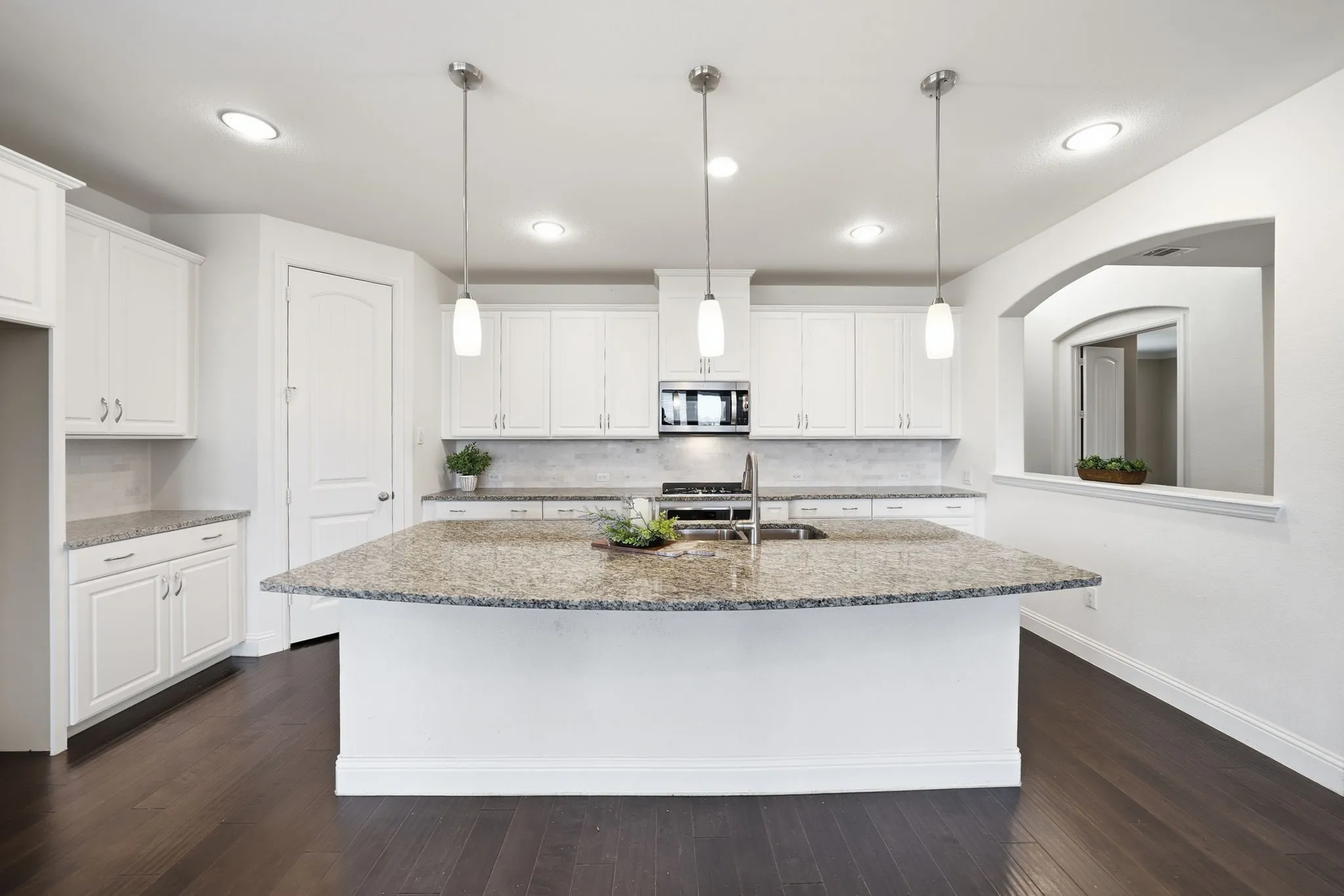 Single Family Residence For Sale in Denton County , 4213 Wilderness Pass, Fort Worth, Texas 76262, 4 Bedroom, 3 Bathroom, 2 Garage spaces, 2,884 Sqft, built in 2016, mls#21335615, Real Estate Agent in Fort Worth, Homes For Sale in Denton county, Homes For Sale in Fort Worth, Realtor in Fort Worth Texas, Real Estate Brokerage Independent Realty Texas, Luminita Cordes Realtor