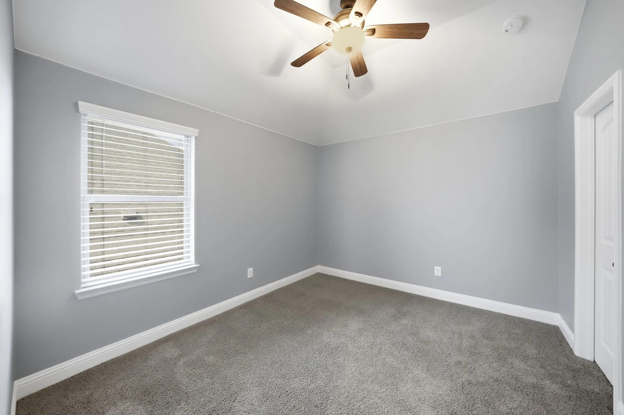 Single Family Residence For Sale in Denton County , 4213 Wilderness Pass, Fort Worth, Texas 76262, 4 Bedroom, 3 Bathroom, 2 Garage spaces, 2,884 Sqft, built in 2016, mls#21335615, Real Estate Agent in Fort Worth, Homes For Sale in Denton county, Homes For Sale in Fort Worth, Realtor in Fort Worth Texas, Real Estate Brokerage Independent Realty Texas, Luminita Cordes Realtor