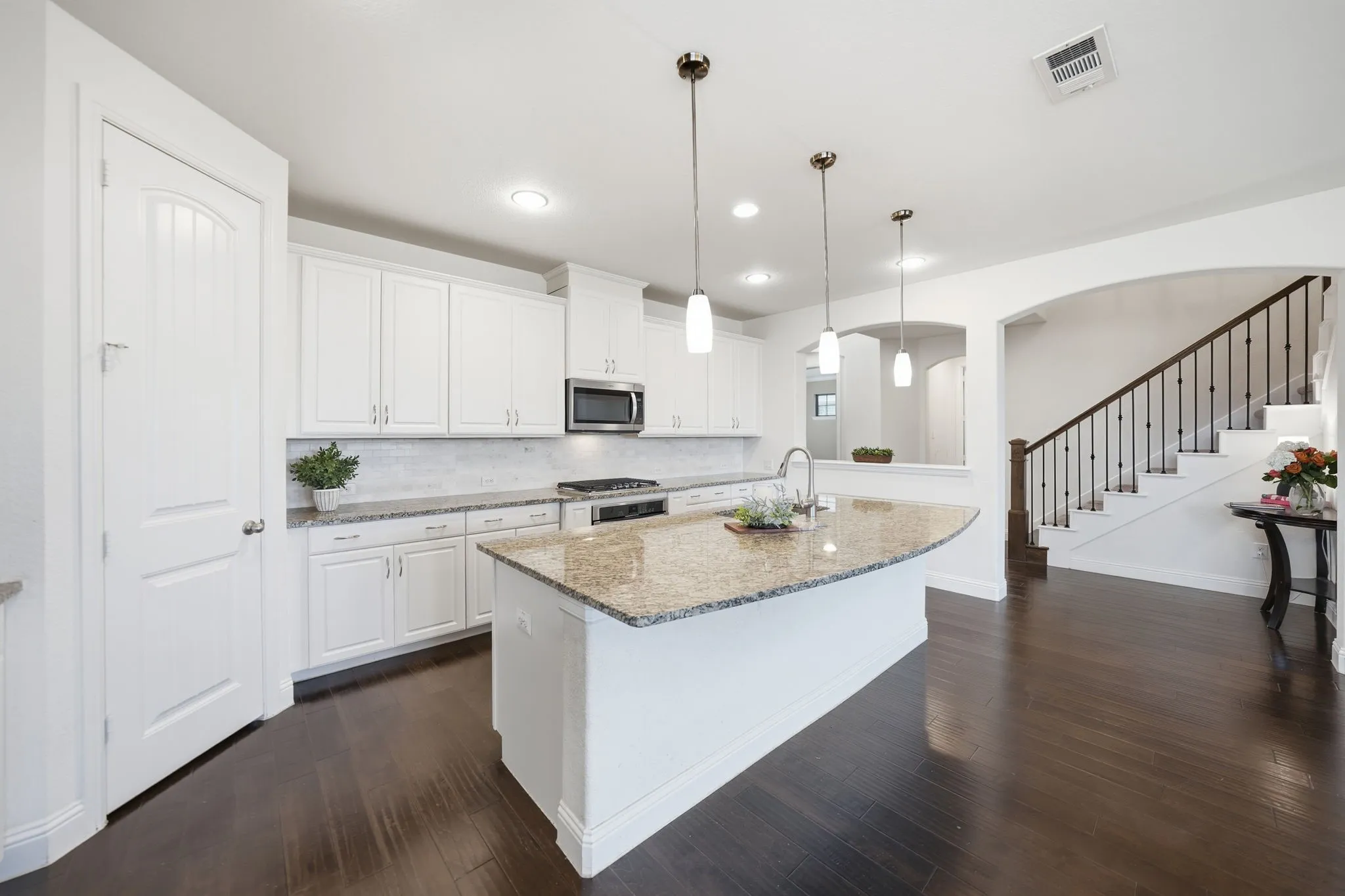 Single Family Residence For Sale in Denton County , 4213 Wilderness Pass, Fort Worth, Texas 76262, 4 Bedroom, 3 Bathroom, 2 Garage spaces, 2,884 Sqft, built in 2016, mls#21335615, Real Estate Agent in Fort Worth, Homes For Sale in Denton county, Homes For Sale in Fort Worth, Realtor in Fort Worth Texas, Real Estate Brokerage Independent Realty Texas, Luminita Cordes Realtor