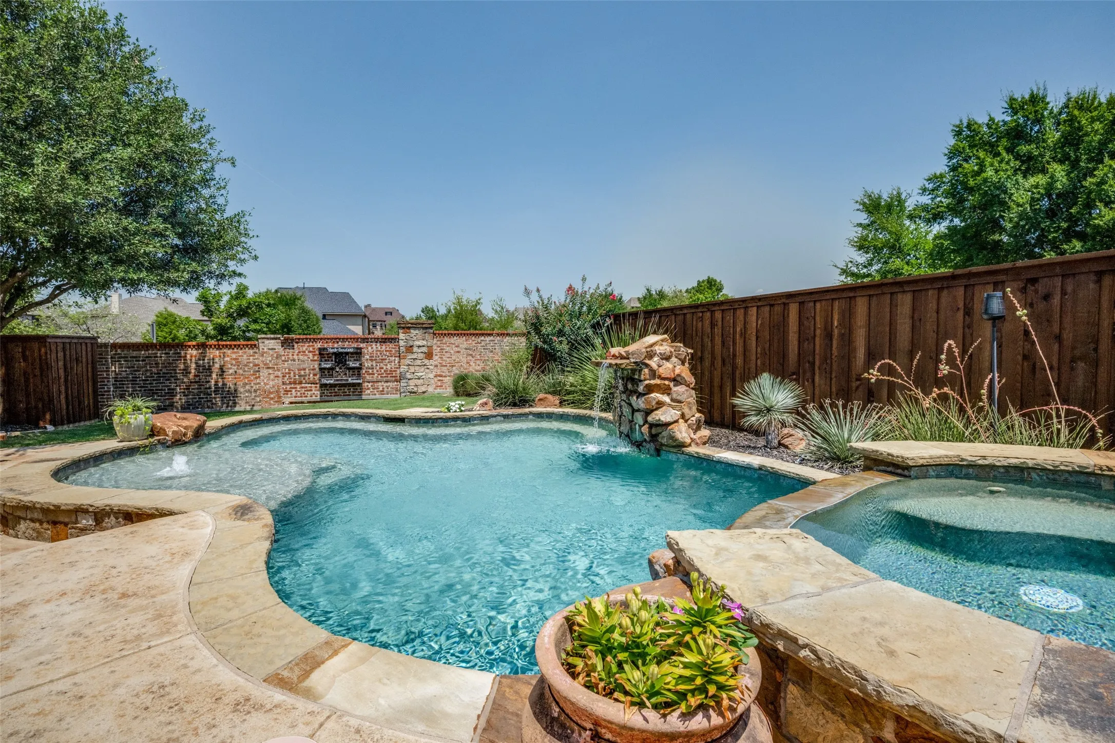 Single Family Residence For Sale in Denton County , 1133 Dayton Drive, Lantana, Texas 76226, 4 Bedroom, 3 Bathroom, 2 Garage spaces, 2,699 Sqft, built in 2008, mls#21338279, Real Estate Agent in Lantana, Homes For Sale in Denton county, Homes For Sale in Lantana, Realtor in Lantana Texas, Real Estate Brokerage Independent Realty Texas, Luminita Cordes Realtor