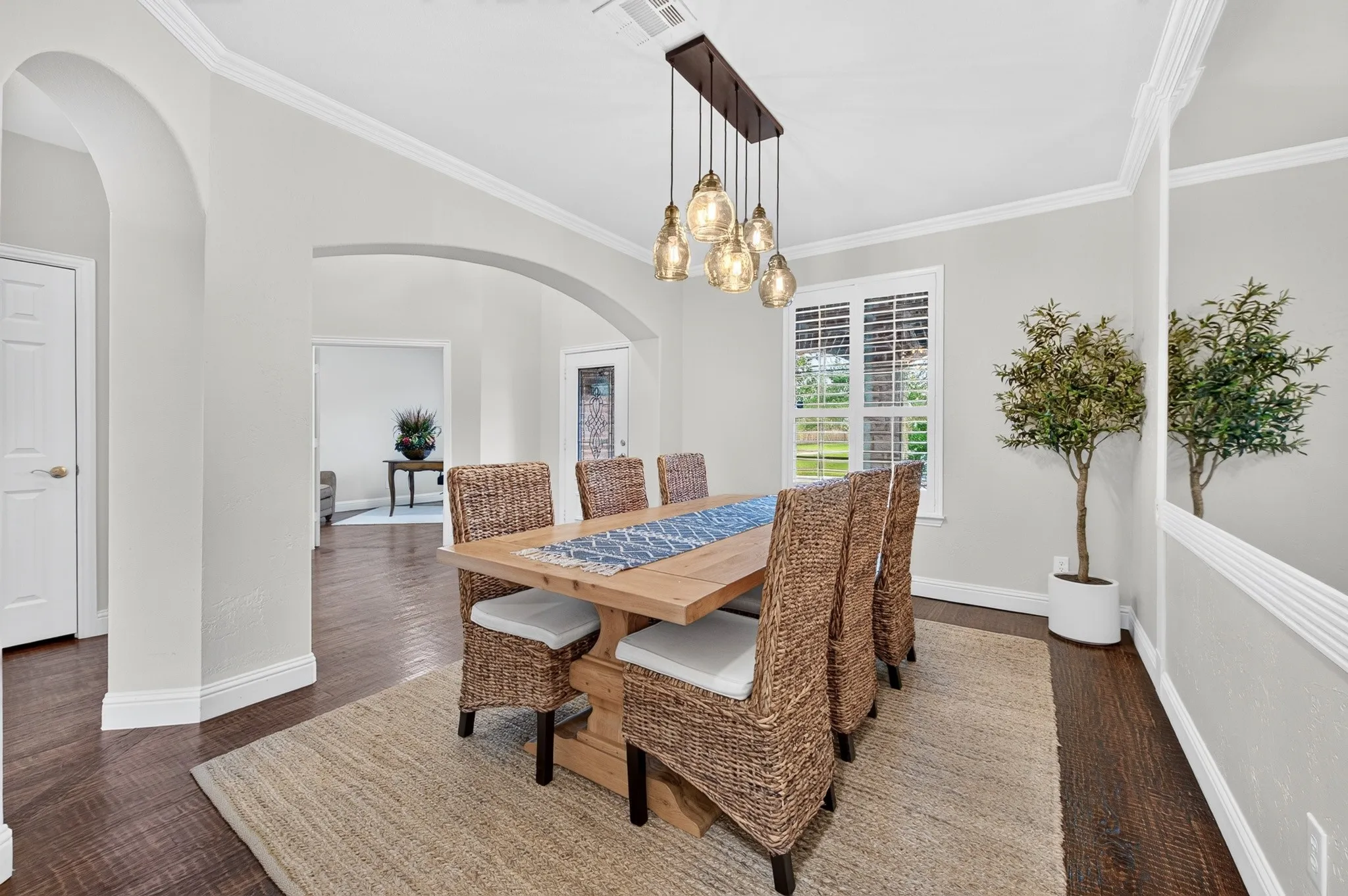 A dining room built for entertaining.