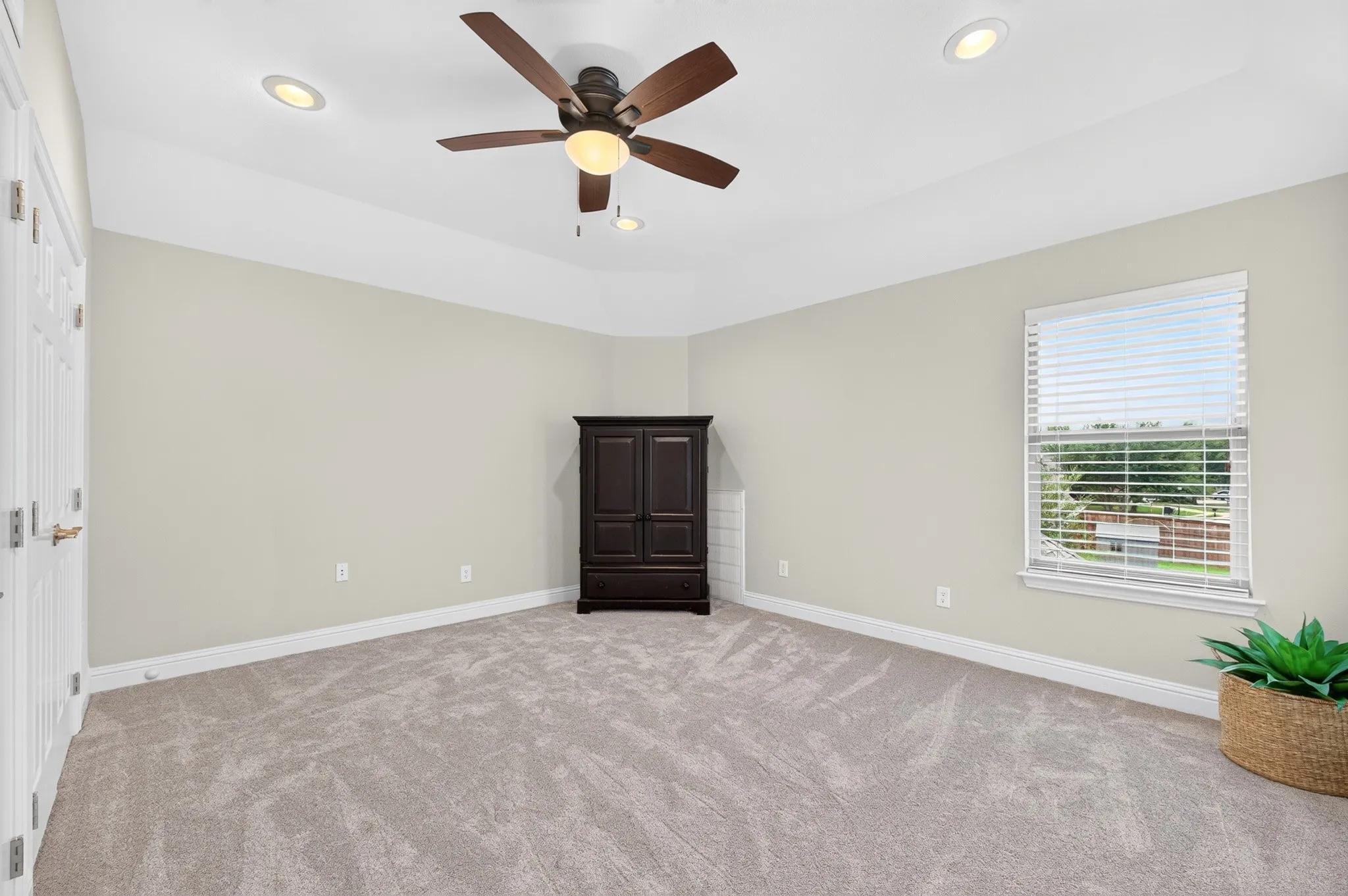 This bonus room makes a 5th bedroom, game room, craft room or whatever your heart desires!