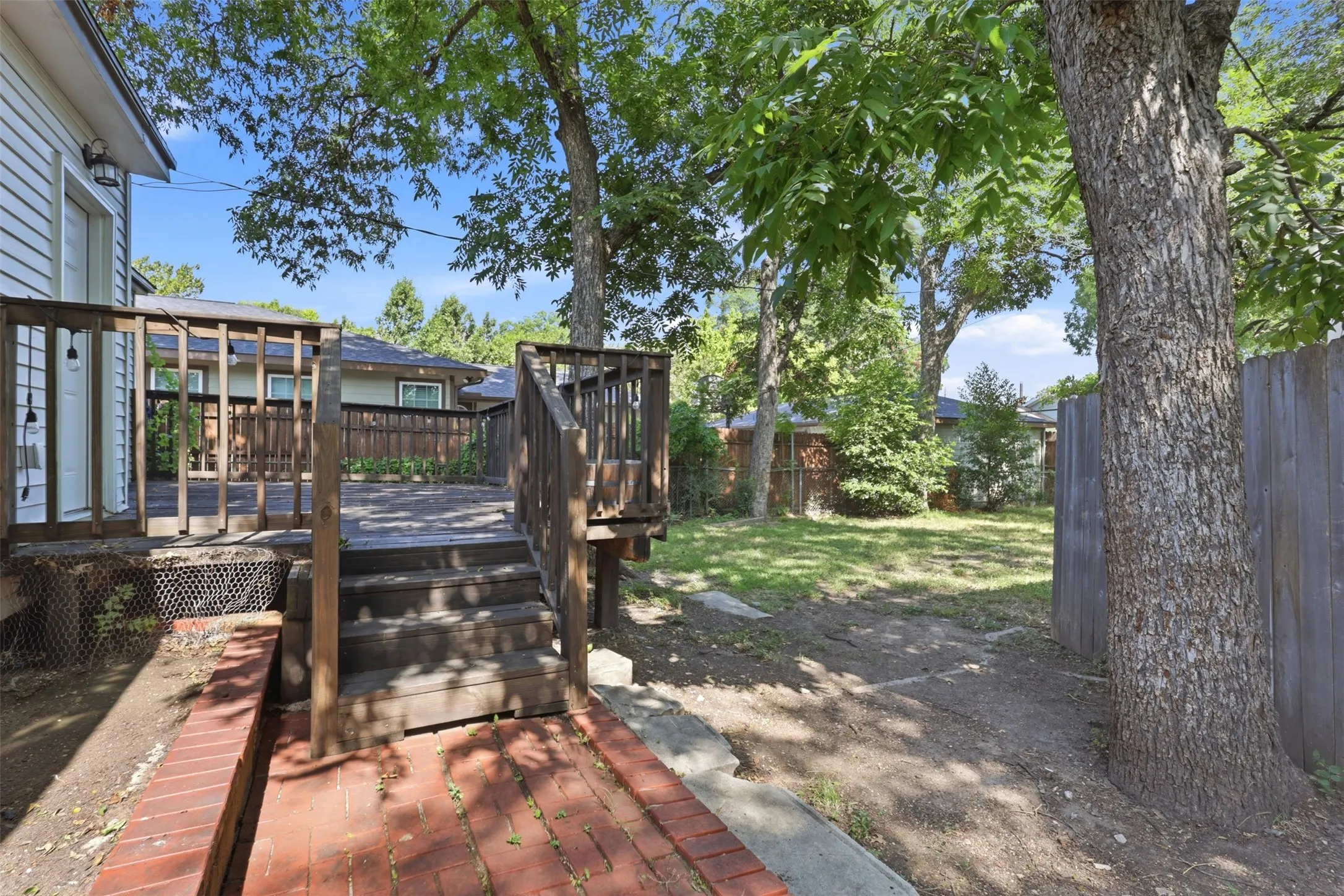 Single Family Residence For Sale in Dallas County , 1227 Wilbur Street, Dallas, Texas 75224, 5 Bedroom, 2 Bathroom, Garage spaces, 1,832 Sqft, built in 1937, mls#21340364, Real Estate Agent in Dallas, Homes For Sale in Dallas county, Homes For Sale in Dallas, Realtor in Dallas Texas, Real Estate Brokerage Independent Realty Texas, Luminita Cordes Realtor