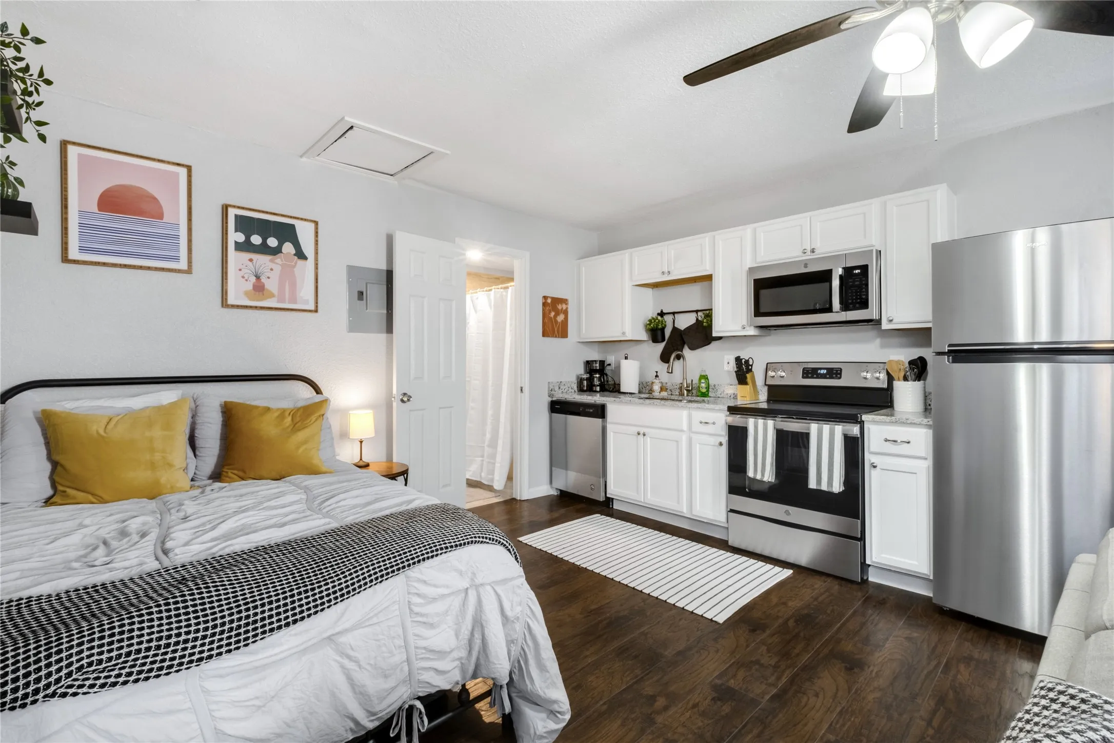 Single Family Residence For Sale in Dallas County , 1227 Wilbur Street, Dallas, Texas 75224, 5 Bedroom, 2 Bathroom, Garage spaces, 1,832 Sqft, built in 1937, mls#21340364, Real Estate Agent in Dallas, Homes For Sale in Dallas county, Homes For Sale in Dallas, Realtor in Dallas Texas, Real Estate Brokerage Independent Realty Texas, Luminita Cordes Realtor