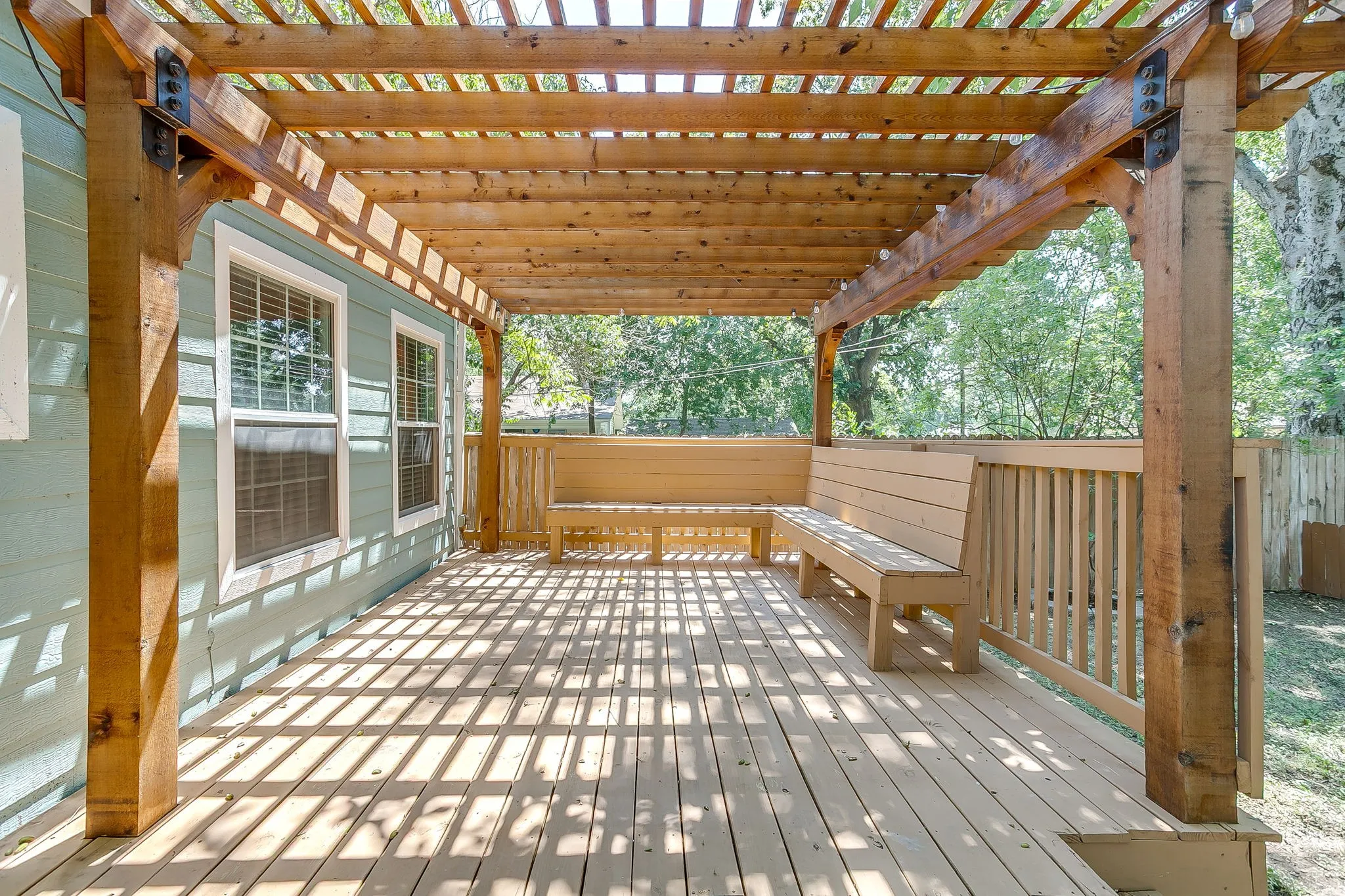 Single Family Residence For Sale in Tarrant County , 4237 Geddes Avenue, Fort Worth, Texas 76107, 3 Bedroom, 2 Bathroom, 2 Garage spaces, 1,459 Sqft, built in 1942, mls#21341168, Real Estate Agent in Fort Worth, Homes For Sale in Tarrant county, Homes For Sale in Fort Worth, Realtor in Fort Worth Texas, Real Estate Brokerage Independent Realty Texas, Luminita Cordes Realtor