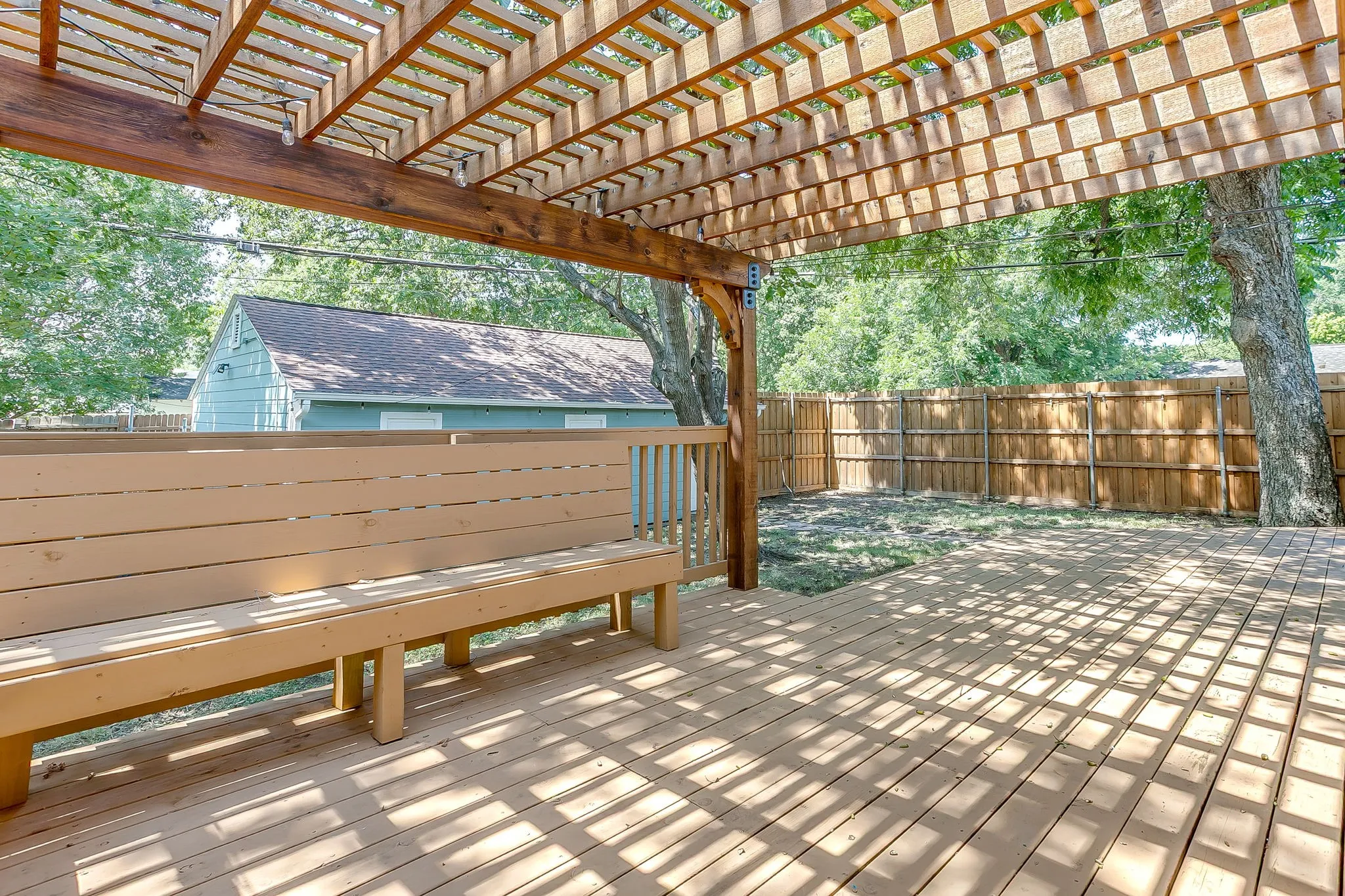 Single Family Residence For Sale in Tarrant County , 4237 Geddes Avenue, Fort Worth, Texas 76107, 3 Bedroom, 2 Bathroom, 2 Garage spaces, 1,459 Sqft, built in 1942, mls#21341168, Real Estate Agent in Fort Worth, Homes For Sale in Tarrant county, Homes For Sale in Fort Worth, Realtor in Fort Worth Texas, Real Estate Brokerage Independent Realty Texas, Luminita Cordes Realtor