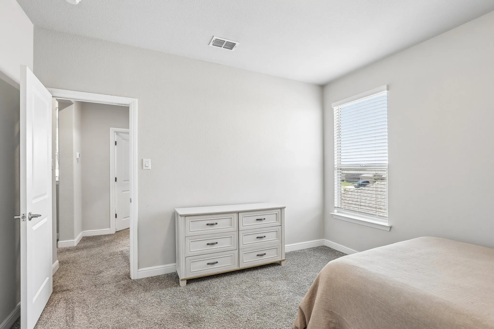 Single Family Residence For Sale in Johnson County , 1404 Fremont Trail, Cleburne, Texas 76033, 4 Bedroom, 4 Bathroom, 2 Garage spaces, 2,863 Sqft, built in 2021, Price $349,000, mls#21340564, Real Estate Agent in Cleburne, Homes For Sale in Johnson county, Homes For Sale in Cleburne, Realtor in Cleburne Texas, Real Estate Brokerage Independent Realty Texas, Luminita Cordes Realtor