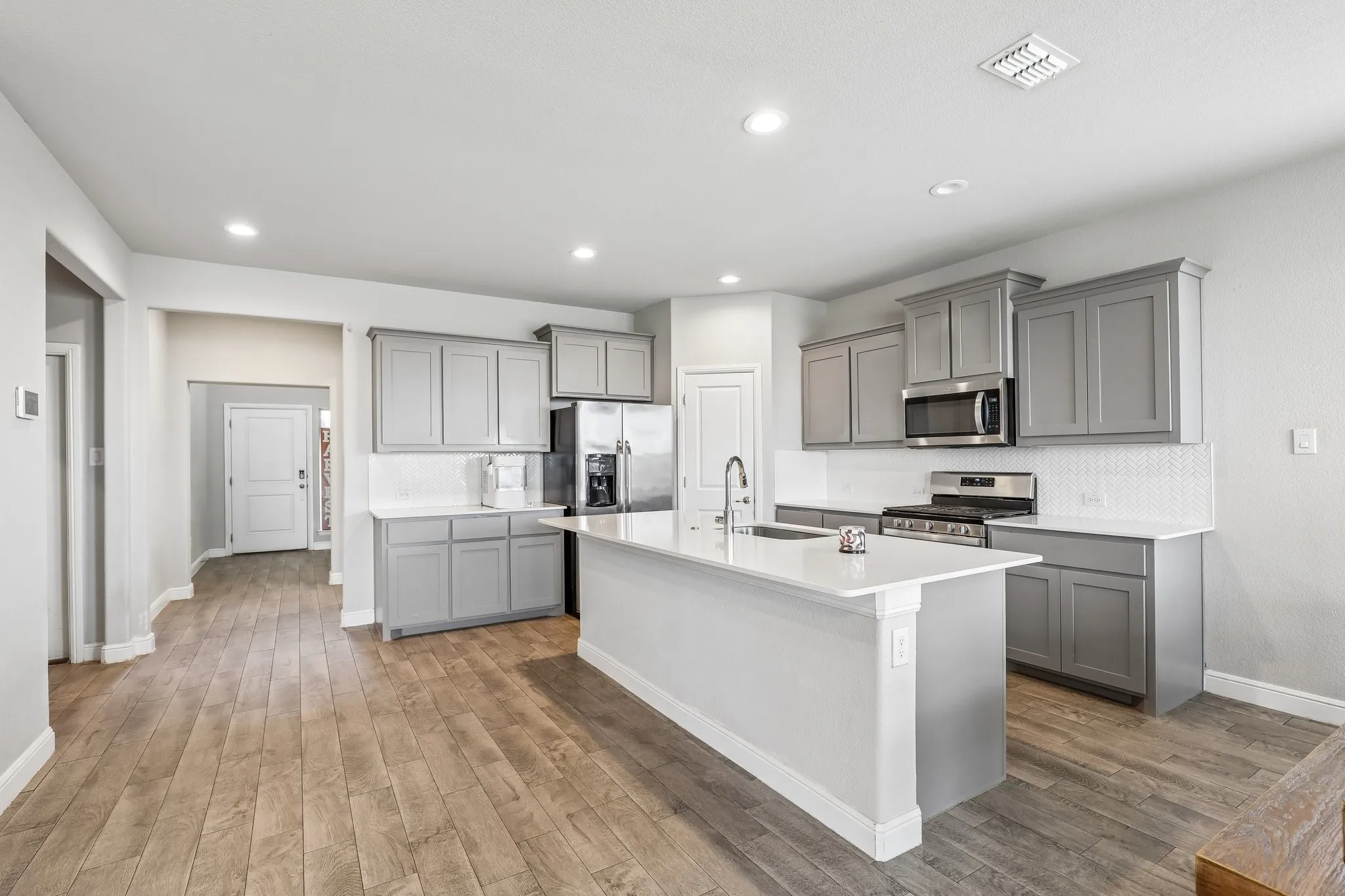 Single Family Residence For Sale in Johnson County , 1404 Fremont Trail, Cleburne, Texas 76033, 4 Bedroom, 4 Bathroom, 2 Garage spaces, 2,863 Sqft, built in 2021, Price $349,000, mls#21340564, Real Estate Agent in Cleburne, Homes For Sale in Johnson county, Homes For Sale in Cleburne, Realtor in Cleburne Texas, Real Estate Brokerage Independent Realty Texas, Luminita Cordes Realtor