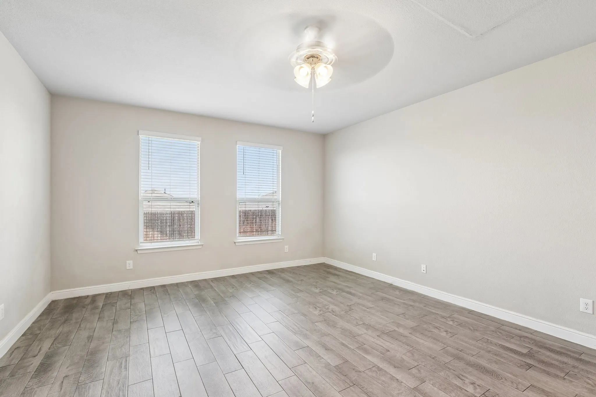 Single Family Residence For Sale in Johnson County , 1404 Fremont Trail, Cleburne, Texas 76033, 4 Bedroom, 4 Bathroom, 2 Garage spaces, 2,863 Sqft, built in 2021, Price $349,000, mls#21340564, Real Estate Agent in Cleburne, Homes For Sale in Johnson county, Homes For Sale in Cleburne, Realtor in Cleburne Texas, Real Estate Brokerage Independent Realty Texas, Luminita Cordes Realtor