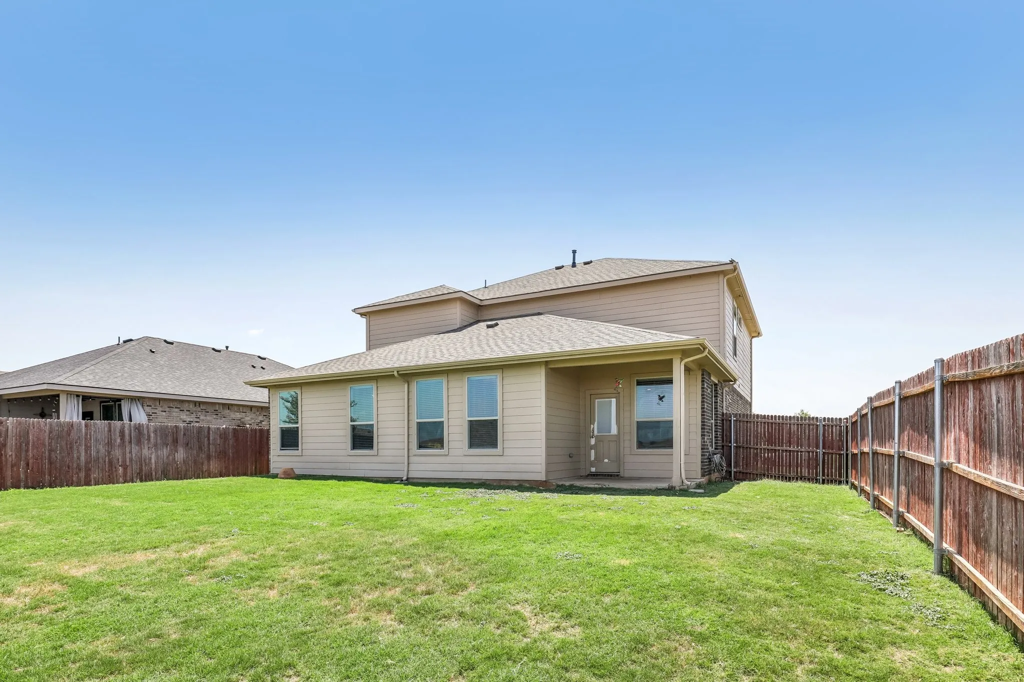 Single Family Residence For Sale in Johnson County , 1404 Fremont Trail, Cleburne, Texas 76033, 4 Bedroom, 4 Bathroom, 2 Garage spaces, 2,863 Sqft, built in 2021, Price $349,000, mls#21340564, Real Estate Agent in Cleburne, Homes For Sale in Johnson county, Homes For Sale in Cleburne, Realtor in Cleburne Texas, Real Estate Brokerage Independent Realty Texas, Luminita Cordes Realtor