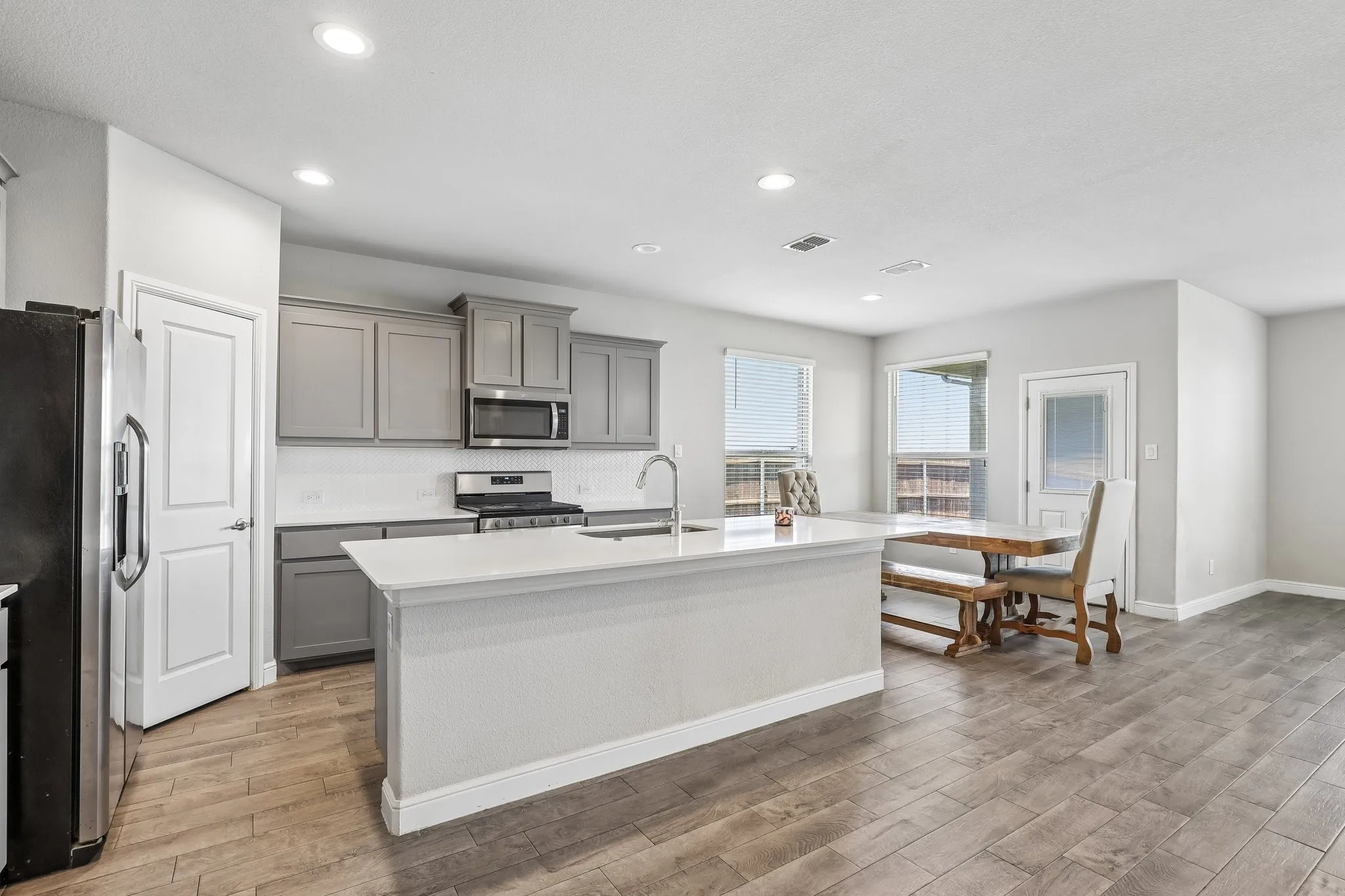 Single Family Residence For Sale in Johnson County , 1404 Fremont Trail, Cleburne, Texas 76033, 4 Bedroom, 4 Bathroom, 2 Garage spaces, 2,863 Sqft, built in 2021, Price $349,000, mls#21340564, Real Estate Agent in Cleburne, Homes For Sale in Johnson county, Homes For Sale in Cleburne, Realtor in Cleburne Texas, Real Estate Brokerage Independent Realty Texas, Luminita Cordes Realtor