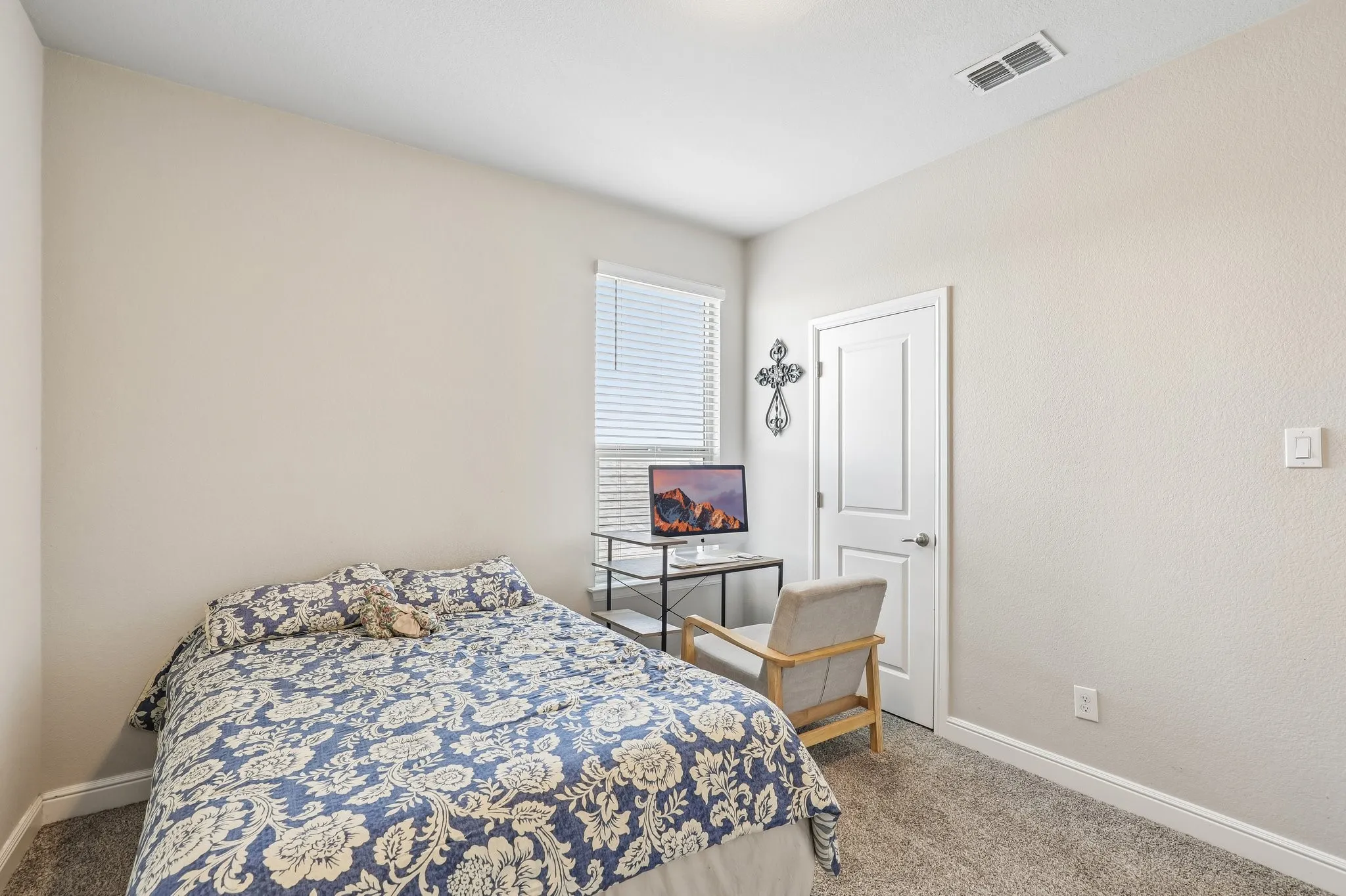 Single Family Residence For Sale in Johnson County , 1404 Fremont Trail, Cleburne, Texas 76033, 4 Bedroom, 4 Bathroom, 2 Garage spaces, 2,863 Sqft, built in 2021, Price $349,000, mls#21340564, Real Estate Agent in Cleburne, Homes For Sale in Johnson county, Homes For Sale in Cleburne, Realtor in Cleburne Texas, Real Estate Brokerage Independent Realty Texas, Luminita Cordes Realtor
