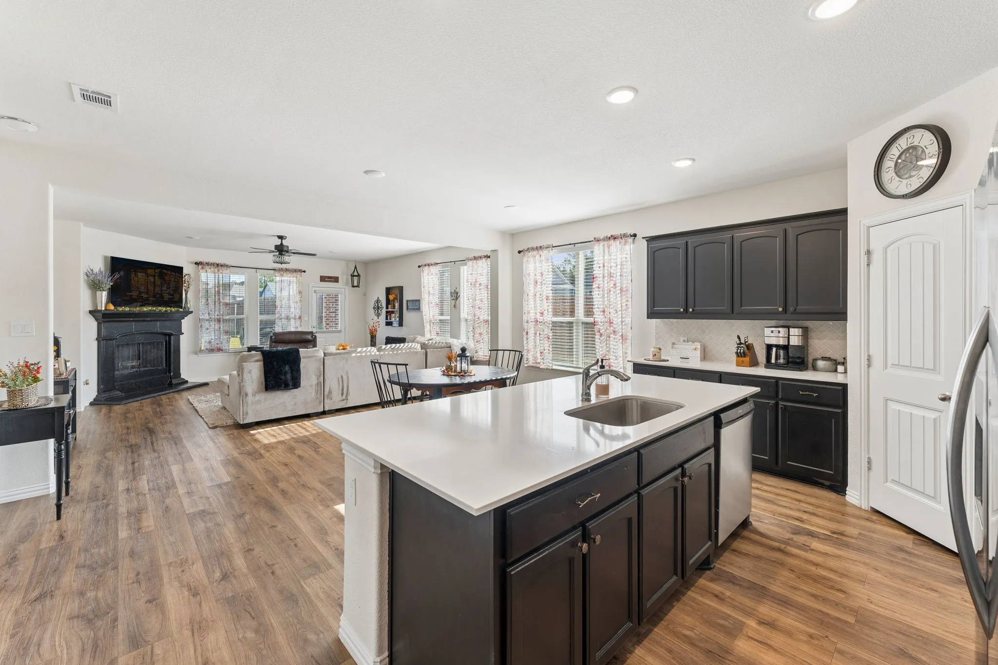 Single Family Residence For Sale in Parker County , 772 Brookside Drive, Springtown, Texas 76082, 4 Bedroom, 2 Bathroom, 2 Garage spaces, 2,104 Sqft, built in 2023, mls#21338453, Real Estate Agent in Springtown, Homes For Sale in Parker county, Homes For Sale in Springtown, Realtor in Springtown Texas, Real Estate Brokerage Independent Realty Texas, Luminita Cordes Realtor