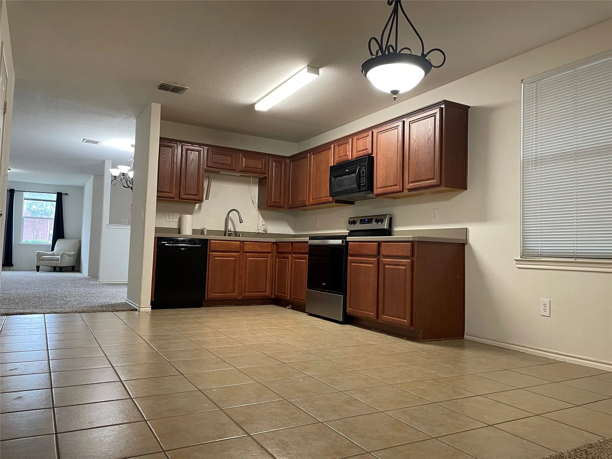 Single Family Residence For Sale in Collin County , 9565 Stanhope Drive, Frisco, Texas 75035, 3 Bedroom, 2 Bathroom, 2 Garage spaces, 2,038 Sqft, built in 2005, mls#21335708, Real Estate Agent in Frisco, Homes For Sale in Collin county, Homes For Sale in Frisco, Realtor in Frisco Texas, Real Estate Brokerage Independent Realty Texas, Luminita Cordes Realtor