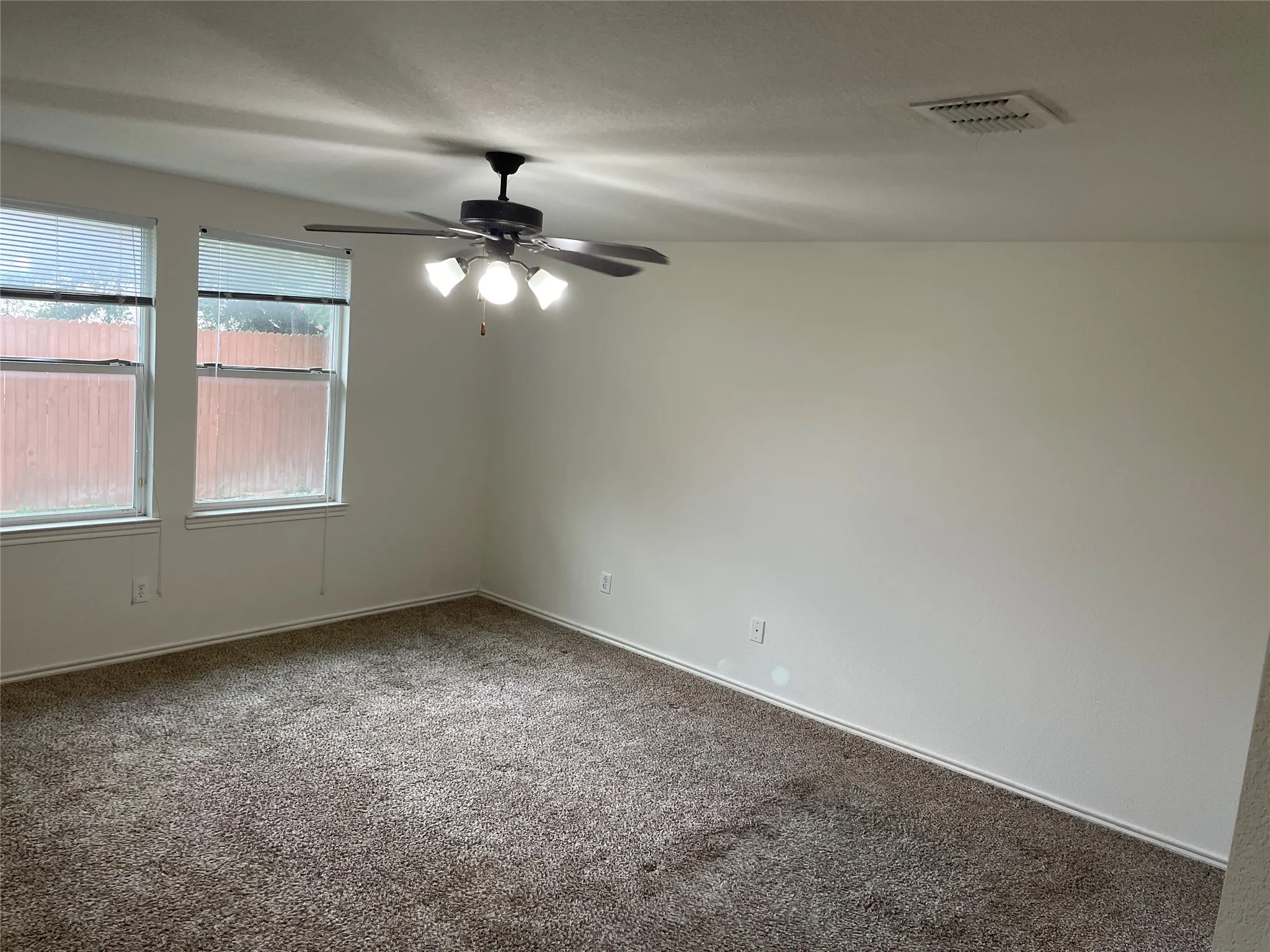 Single Family Residence For Sale in Collin County , 9565 Stanhope Drive, Frisco, Texas 75035, 3 Bedroom, 2 Bathroom, 2 Garage spaces, 2,038 Sqft, built in 2005, mls#21335708, Real Estate Agent in Frisco, Homes For Sale in Collin county, Homes For Sale in Frisco, Realtor in Frisco Texas, Real Estate Brokerage Independent Realty Texas, Luminita Cordes Realtor