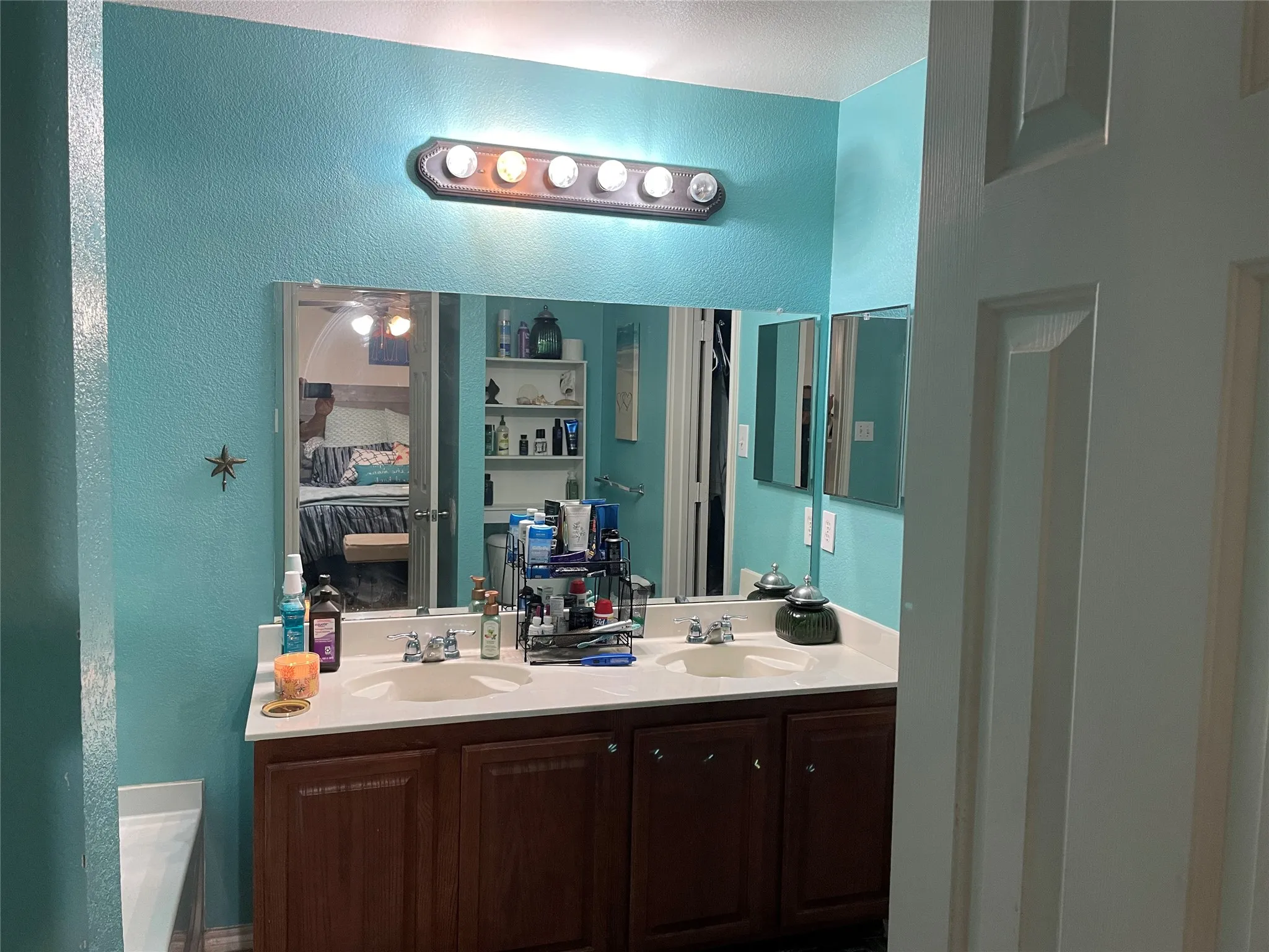 Single Family Residence For Sale in Collin County , 9565 Stanhope Drive, Frisco, Texas 75035, 3 Bedroom, 2 Bathroom, 2 Garage spaces, 2,038 Sqft, built in 2005, mls#21335708, Real Estate Agent in Frisco, Homes For Sale in Collin county, Homes For Sale in Frisco, Realtor in Frisco Texas, Real Estate Brokerage Independent Realty Texas, Luminita Cordes Realtor