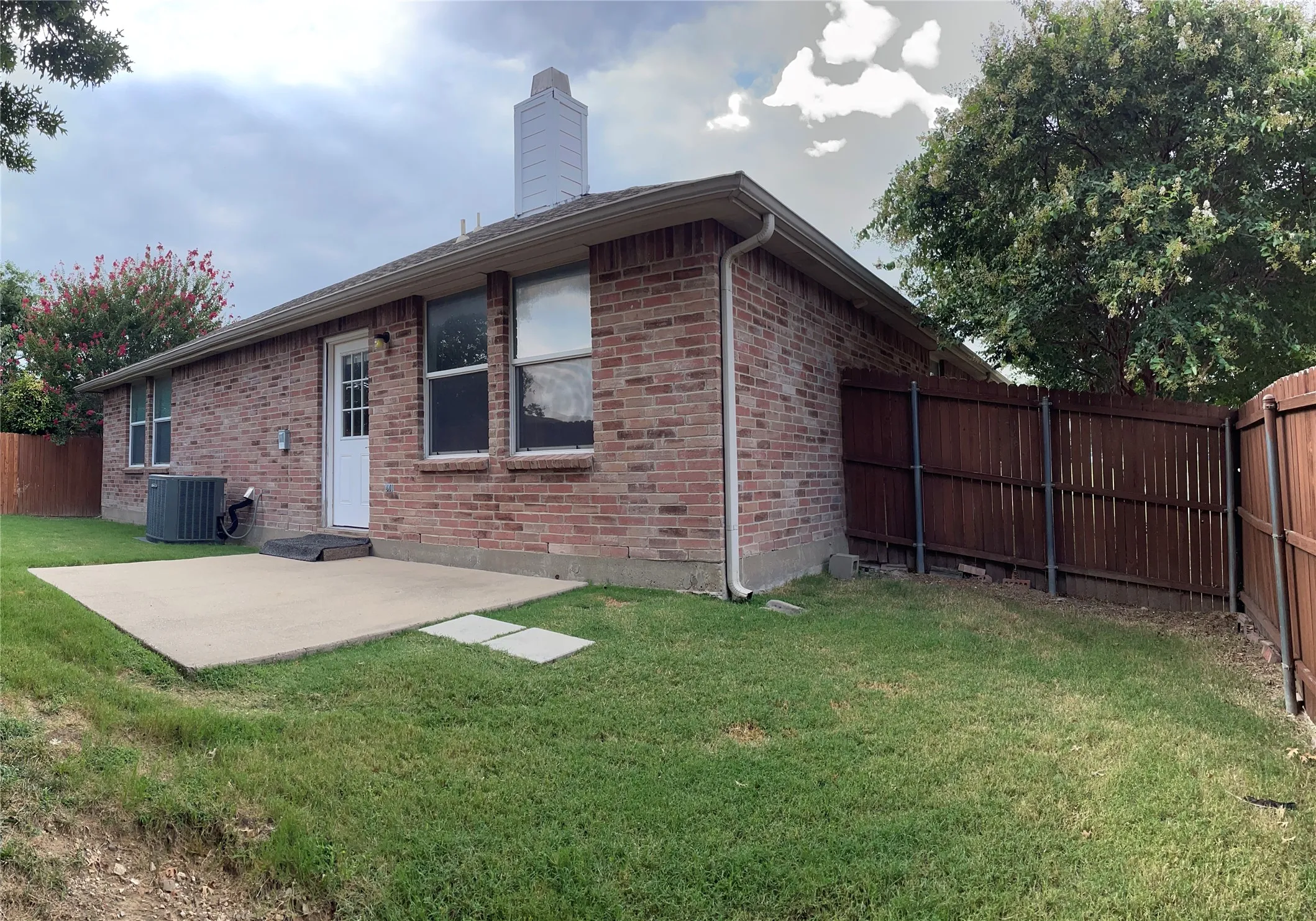 Single Family Residence For Sale in Collin County , 9565 Stanhope Drive, Frisco, Texas 75035, 3 Bedroom, 2 Bathroom, 2 Garage spaces, 2,038 Sqft, built in 2005, mls#21335708, Real Estate Agent in Frisco, Homes For Sale in Collin county, Homes For Sale in Frisco, Realtor in Frisco Texas, Real Estate Brokerage Independent Realty Texas, Luminita Cordes Realtor