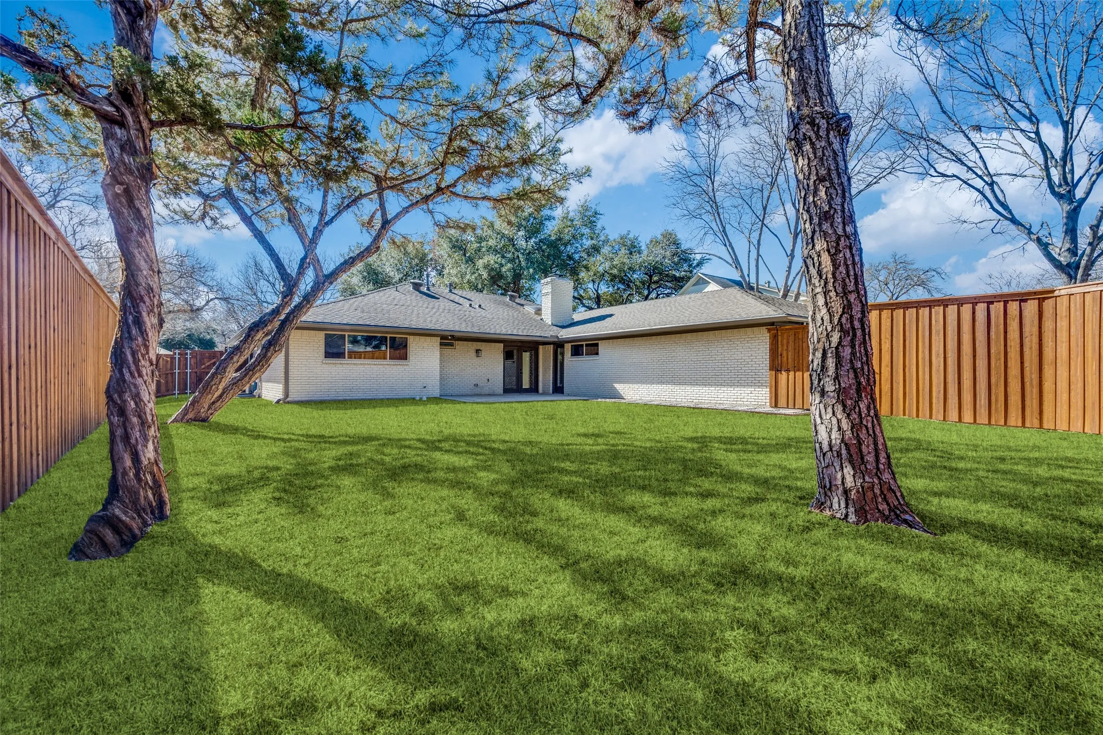 Single Family Residence For Rent in Dallas County , 9035 Dunmore Drive, Dallas, Texas 75231, 4 Bedroom, 3 Bathroom, 2 Garage spaces, 2,220 Sqft, built in 1975, mls#21341382, Real Estate Agent in Dallas, Homes For Rent in Dallas county, Homes For Rent in Dallas, Realtor in Dallas Texas, Real Estate Brokerage Independent Realty Texas, Luminita Cordes Realtor