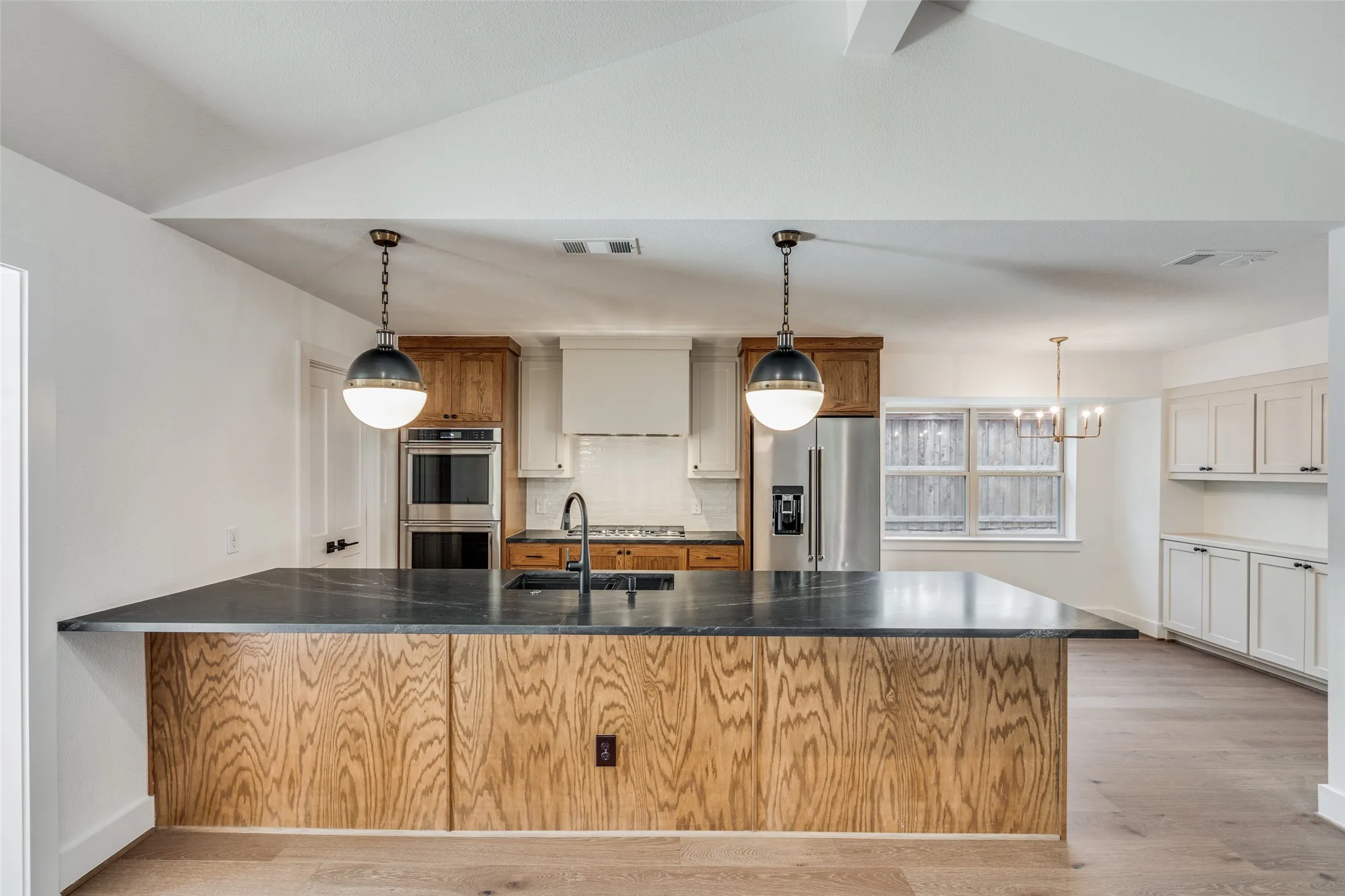 Single Family Residence For Rent in Dallas County , 9035 Dunmore Drive, Dallas, Texas 75231, 4 Bedroom, 3 Bathroom, 2 Garage spaces, 2,220 Sqft, built in 1975, mls#21341382, Real Estate Agent in Dallas, Homes For Rent in Dallas county, Homes For Rent in Dallas, Realtor in Dallas Texas, Real Estate Brokerage Independent Realty Texas, Luminita Cordes Realtor
