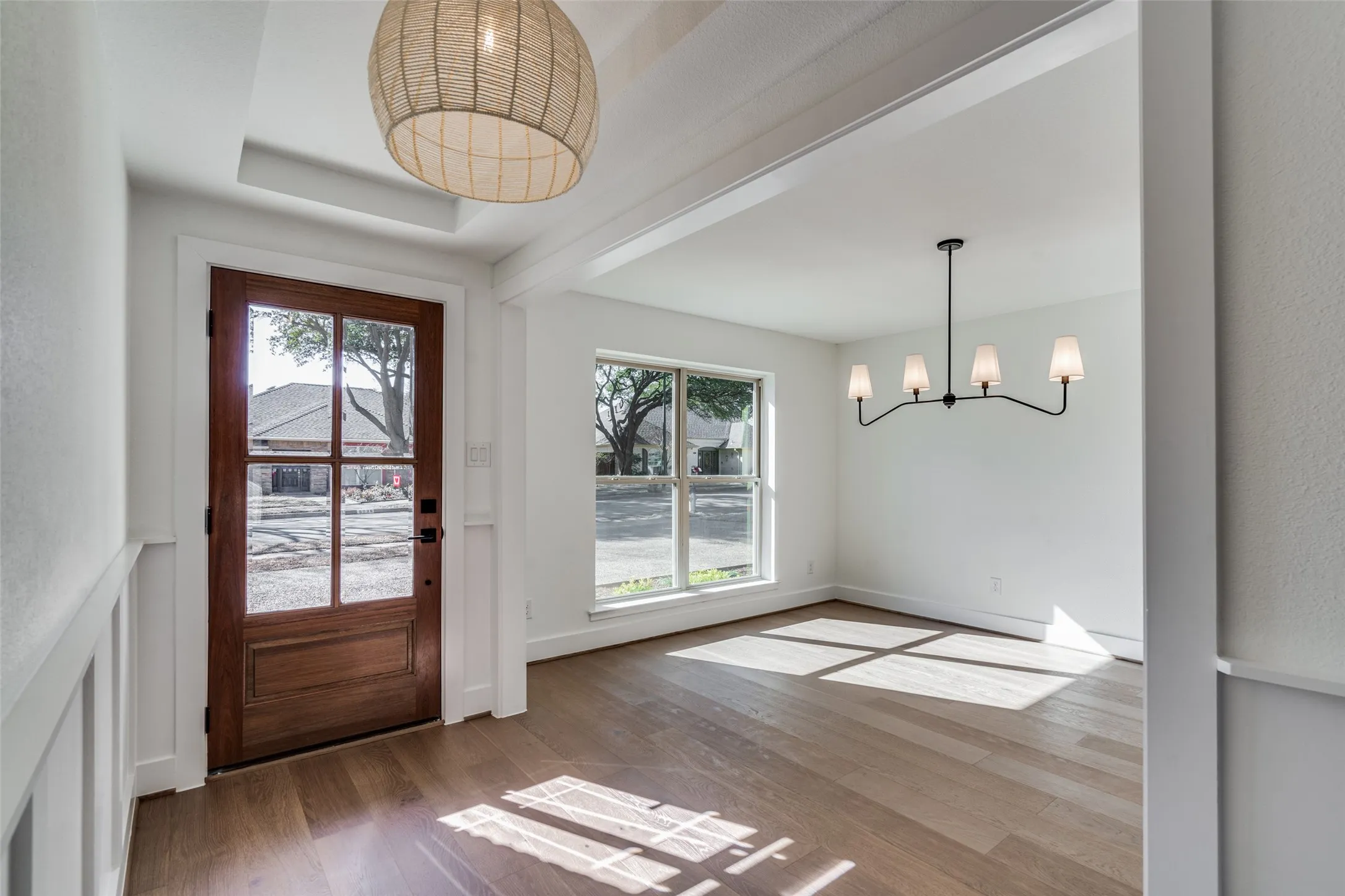 Single Family Residence For Rent in Dallas County , 9035 Dunmore Drive, Dallas, Texas 75231, 4 Bedroom, 3 Bathroom, 2 Garage spaces, 2,220 Sqft, built in 1975, mls#21341382, Real Estate Agent in Dallas, Homes For Rent in Dallas county, Homes For Rent in Dallas, Realtor in Dallas Texas, Real Estate Brokerage Independent Realty Texas, Luminita Cordes Realtor