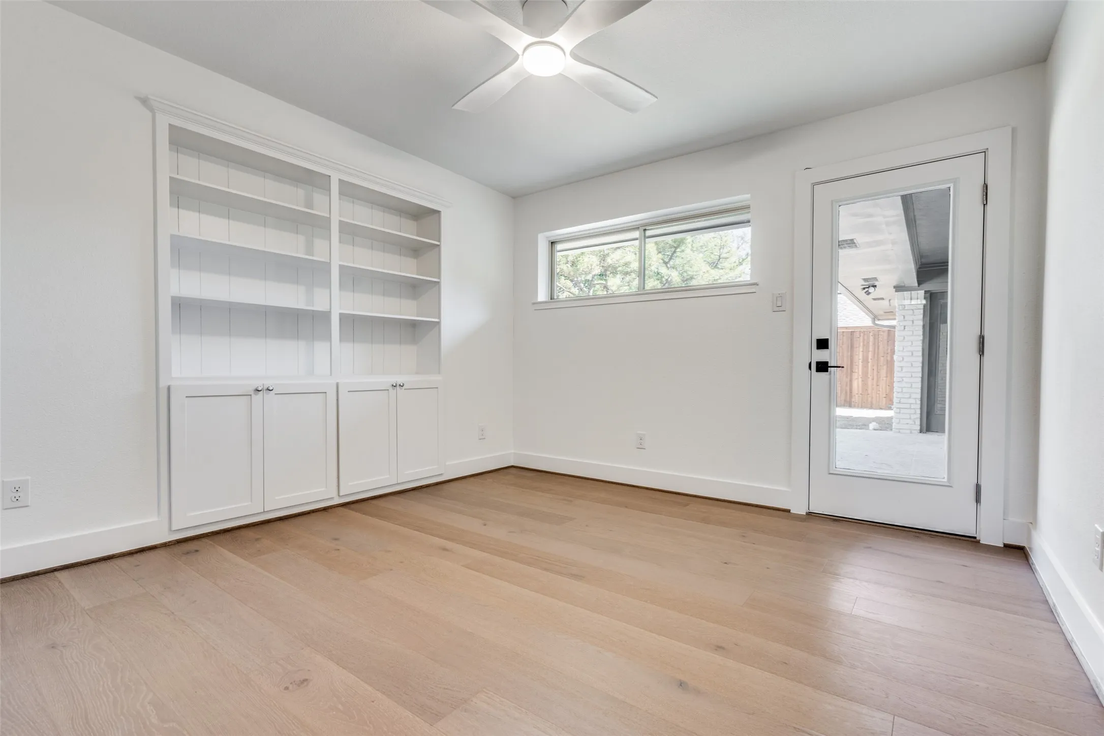 Single Family Residence For Rent in Dallas County , 9035 Dunmore Drive, Dallas, Texas 75231, 4 Bedroom, 3 Bathroom, 2 Garage spaces, 2,220 Sqft, built in 1975, mls#21341382, Real Estate Agent in Dallas, Homes For Rent in Dallas county, Homes For Rent in Dallas, Realtor in Dallas Texas, Real Estate Brokerage Independent Realty Texas, Luminita Cordes Realtor