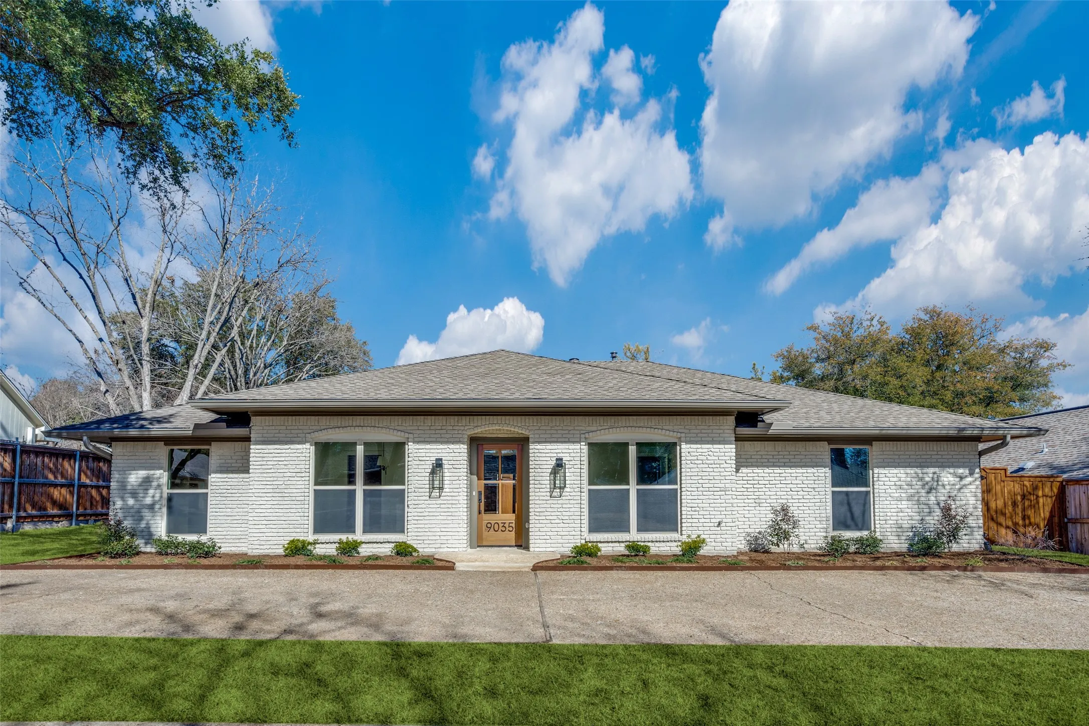 Single Family Residence For Rent in Dallas County , 9035 Dunmore Drive, Dallas, Texas 75231, 4 Bedroom, 3 Bathroom, 2 Garage spaces, 2,220 Sqft, built in 1975, mls#21341382, Real Estate Agent in Dallas, Homes For Rent in Dallas county, Homes For Rent in Dallas, Realtor in Dallas Texas, Real Estate Brokerage Independent Realty Texas, Luminita Cordes Realtor