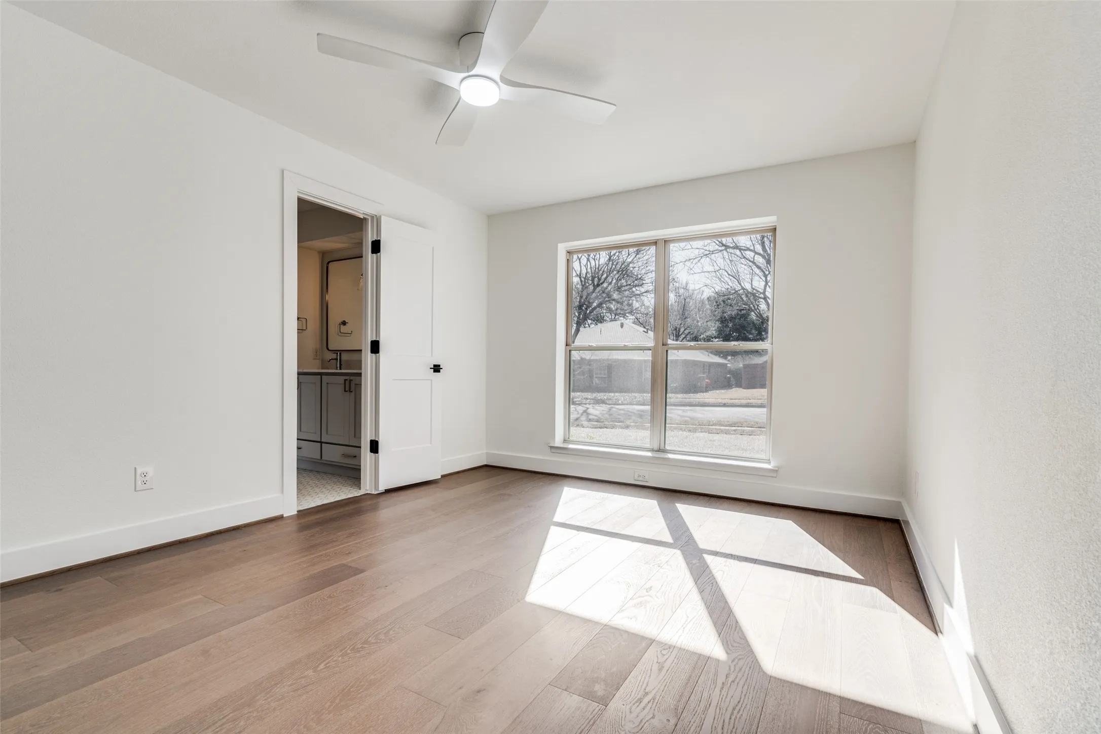 Single Family Residence For Rent in Dallas County , 9035 Dunmore Drive, Dallas, Texas 75231, 4 Bedroom, 3 Bathroom, 2 Garage spaces, 2,220 Sqft, built in 1975, mls#21341382, Real Estate Agent in Dallas, Homes For Rent in Dallas county, Homes For Rent in Dallas, Realtor in Dallas Texas, Real Estate Brokerage Independent Realty Texas, Luminita Cordes Realtor