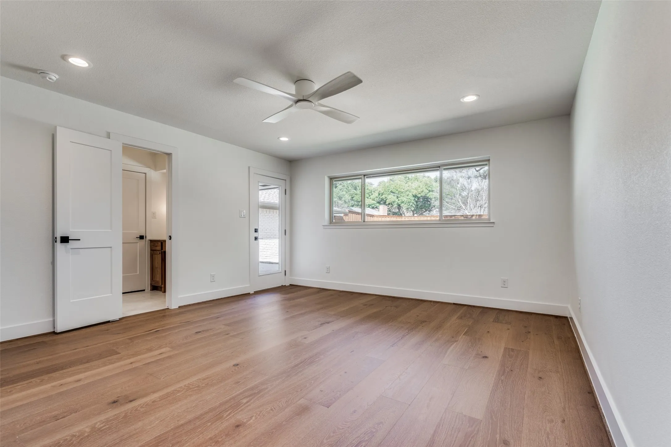 Single Family Residence For Rent in Dallas County , 9035 Dunmore Drive, Dallas, Texas 75231, 4 Bedroom, 3 Bathroom, 2 Garage spaces, 2,220 Sqft, built in 1975, mls#21341382, Real Estate Agent in Dallas, Homes For Rent in Dallas county, Homes For Rent in Dallas, Realtor in Dallas Texas, Real Estate Brokerage Independent Realty Texas, Luminita Cordes Realtor