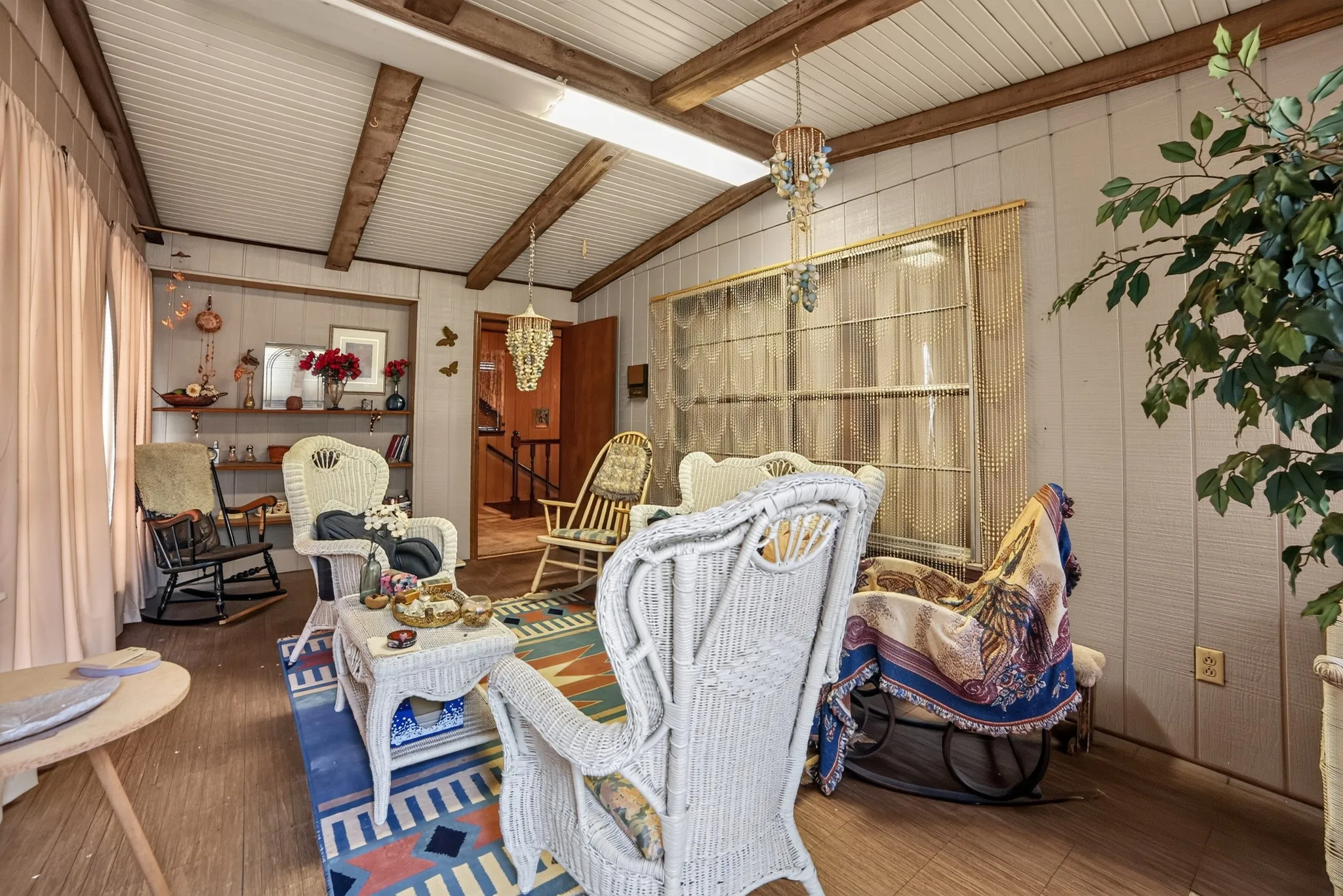 Single Family Residence For Sale in Hunt County , 4161 Shadow Lane, Lone Oak, Texas 75453, 3 Bedroom, 2 Bathroom, 2 Garage spaces, 2,464 Sqft, built in 1970, mls#21341385, Real Estate Agent in Lone Oak, Homes For Sale in Hunt county, Homes For Sale in Lone Oak, Realtor in Lone Oak Texas, Real Estate Brokerage Independent Realty Texas, Luminita Cordes Realtor