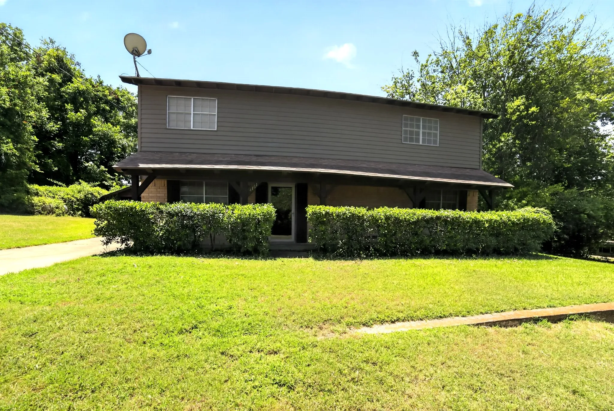 Single Family Residence For Sale in Hunt County , 4161 Shadow Lane, Lone Oak, Texas 75453, 3 Bedroom, 2 Bathroom, 2 Garage spaces, 2,464 Sqft, built in 1970, mls#21341385, Real Estate Agent in Lone Oak, Homes For Sale in Hunt county, Homes For Sale in Lone Oak, Realtor in Lone Oak Texas, Real Estate Brokerage Independent Realty Texas, Luminita Cordes Realtor
