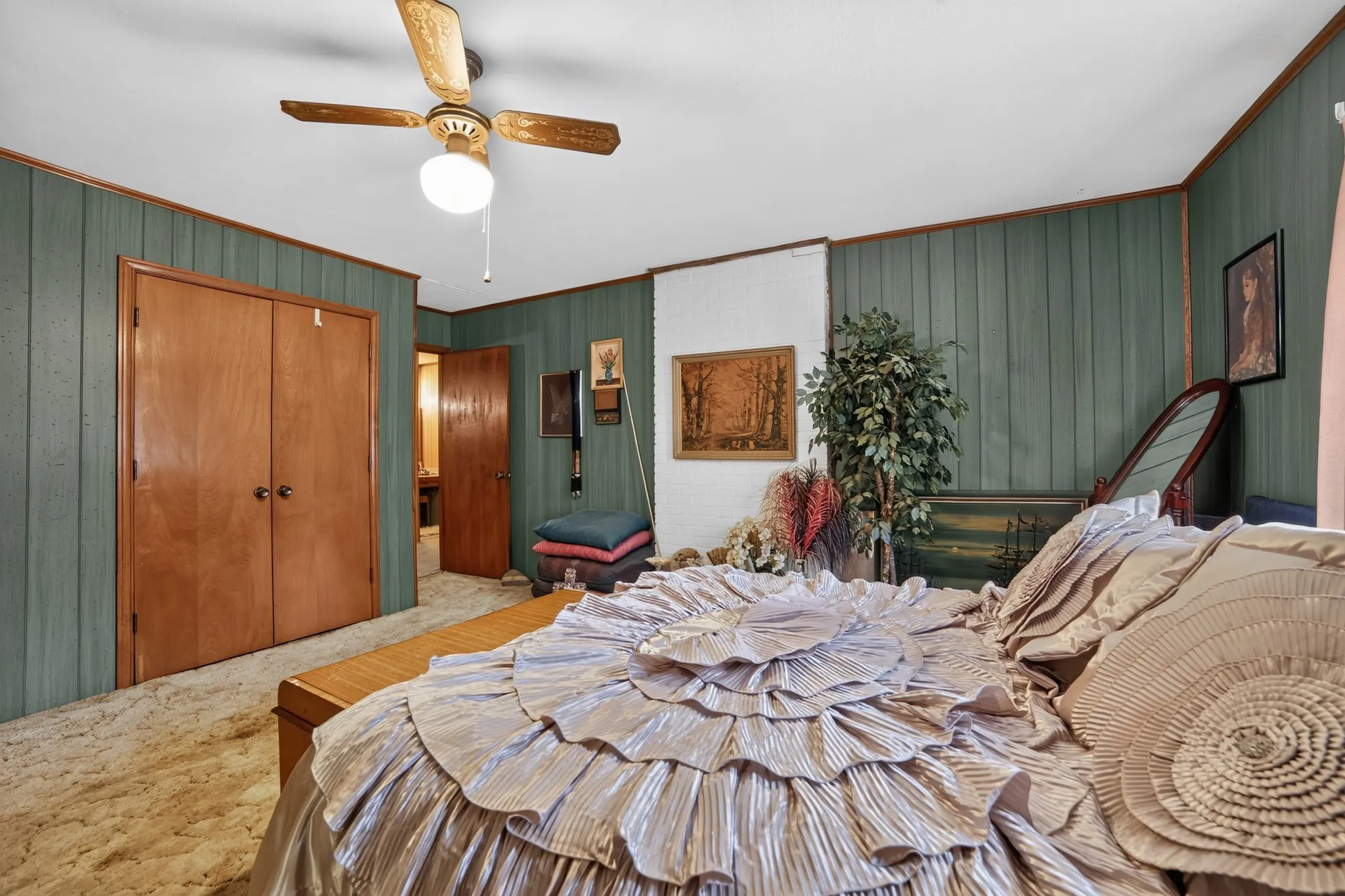 Single Family Residence For Sale in Hunt County , 4161 Shadow Lane, Lone Oak, Texas 75453, 3 Bedroom, 2 Bathroom, 2 Garage spaces, 2,464 Sqft, built in 1970, mls#21341385, Real Estate Agent in Lone Oak, Homes For Sale in Hunt county, Homes For Sale in Lone Oak, Realtor in Lone Oak Texas, Real Estate Brokerage Independent Realty Texas, Luminita Cordes Realtor