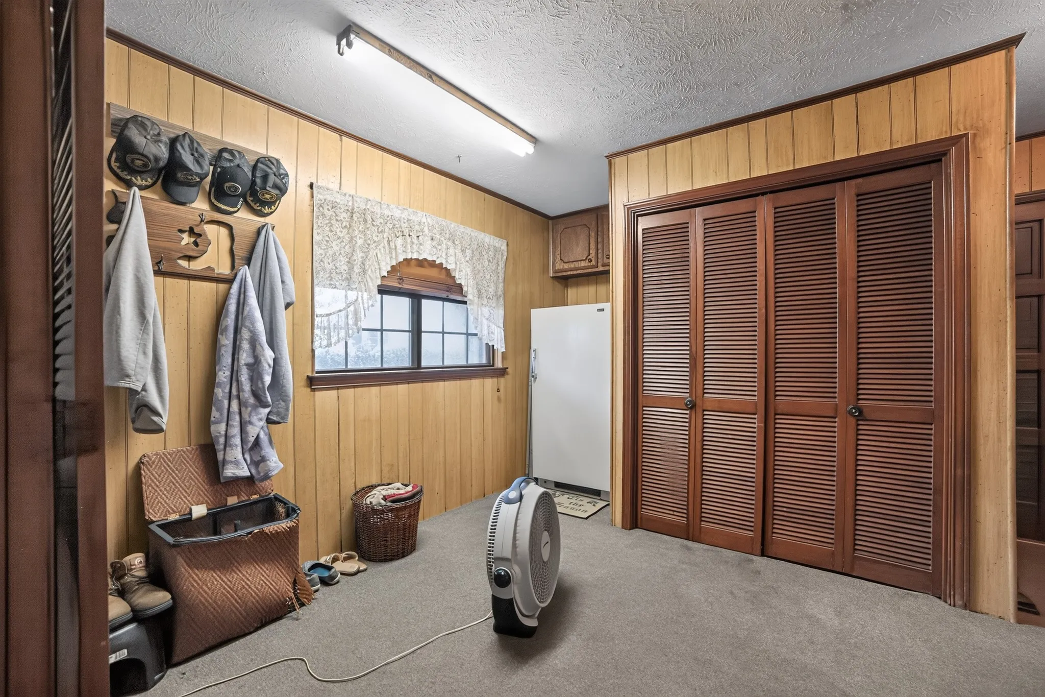 Single Family Residence For Sale in Hunt County , 4161 Shadow Lane, Lone Oak, Texas 75453, 3 Bedroom, 2 Bathroom, 2 Garage spaces, 2,464 Sqft, built in 1970, mls#21341385, Real Estate Agent in Lone Oak, Homes For Sale in Hunt county, Homes For Sale in Lone Oak, Realtor in Lone Oak Texas, Real Estate Brokerage Independent Realty Texas, Luminita Cordes Realtor