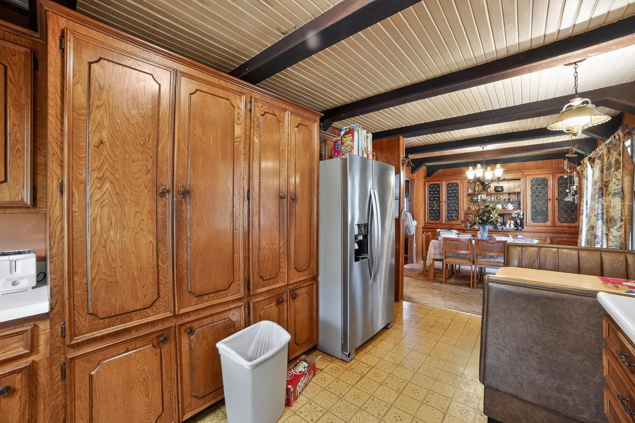 Single Family Residence For Sale in Hunt County , 4161 Shadow Lane, Lone Oak, Texas 75453, 3 Bedroom, 2 Bathroom, 2 Garage spaces, 2,464 Sqft, built in 1970, mls#21341385, Real Estate Agent in Lone Oak, Homes For Sale in Hunt county, Homes For Sale in Lone Oak, Realtor in Lone Oak Texas, Real Estate Brokerage Independent Realty Texas, Luminita Cordes Realtor
