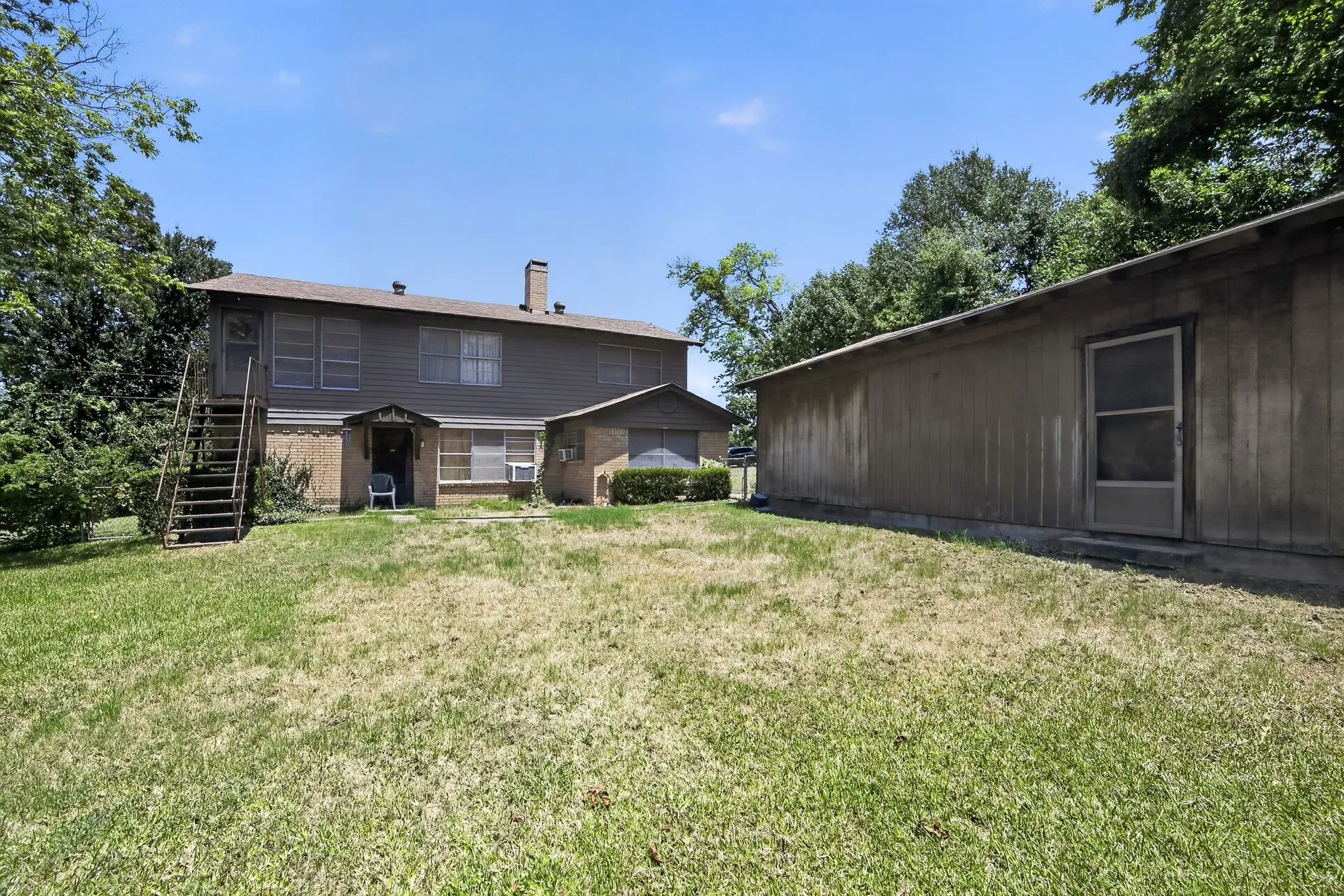 Single Family Residence For Sale in Hunt County , 4161 Shadow Lane, Lone Oak, Texas 75453, 3 Bedroom, 2 Bathroom, 2 Garage spaces, 2,464 Sqft, built in 1970, mls#21341385, Real Estate Agent in Lone Oak, Homes For Sale in Hunt county, Homes For Sale in Lone Oak, Realtor in Lone Oak Texas, Real Estate Brokerage Independent Realty Texas, Luminita Cordes Realtor