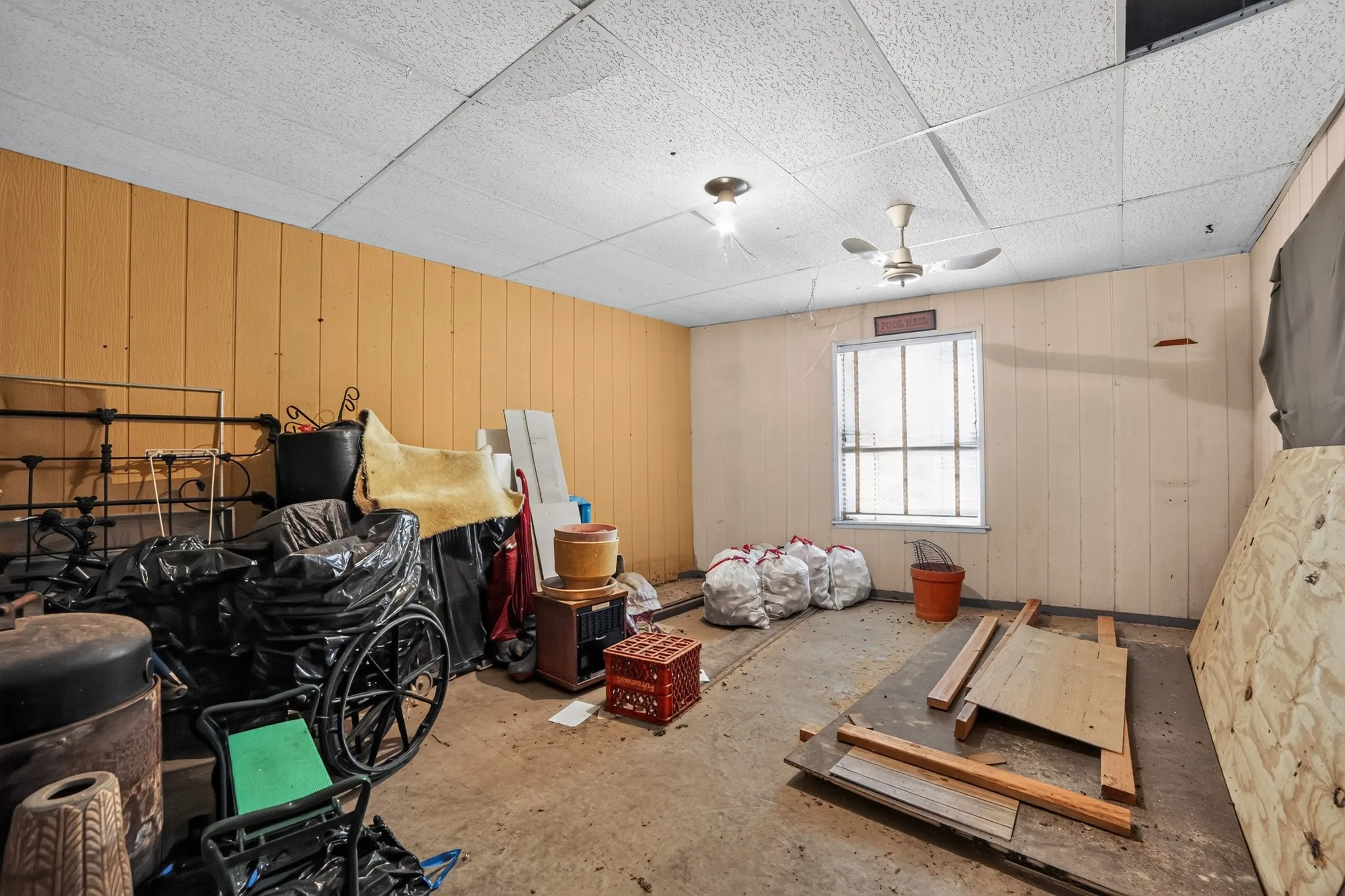Single Family Residence For Sale in Hunt County , 4161 Shadow Lane, Lone Oak, Texas 75453, 3 Bedroom, 2 Bathroom, 2 Garage spaces, 2,464 Sqft, built in 1970, mls#21341385, Real Estate Agent in Lone Oak, Homes For Sale in Hunt county, Homes For Sale in Lone Oak, Realtor in Lone Oak Texas, Real Estate Brokerage Independent Realty Texas, Luminita Cordes Realtor