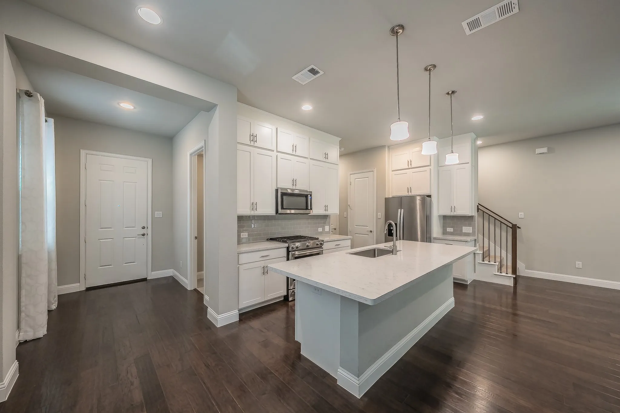 Townhouse For Sale in Collin County , 17764 Agave Lane, Dallas, Texas 75252, 3 Bedroom, 3 Bathroom, 2 Garage spaces, 1,921 Sqft, built in 2017, mls#21340631, Real Estate Agent in Dallas, Homes For Sale in Collin county, Homes For Sale in Dallas, Realtor in Dallas Texas, Real Estate Brokerage Independent Realty Texas, Luminita Cordes Realtor