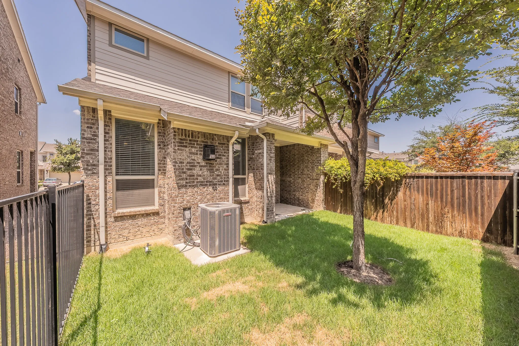 Townhouse For Sale in Collin County , 17764 Agave Lane, Dallas, Texas 75252, 3 Bedroom, 3 Bathroom, 2 Garage spaces, 1,921 Sqft, built in 2017, mls#21340631, Real Estate Agent in Dallas, Homes For Sale in Collin county, Homes For Sale in Dallas, Realtor in Dallas Texas, Real Estate Brokerage Independent Realty Texas, Luminita Cordes Realtor