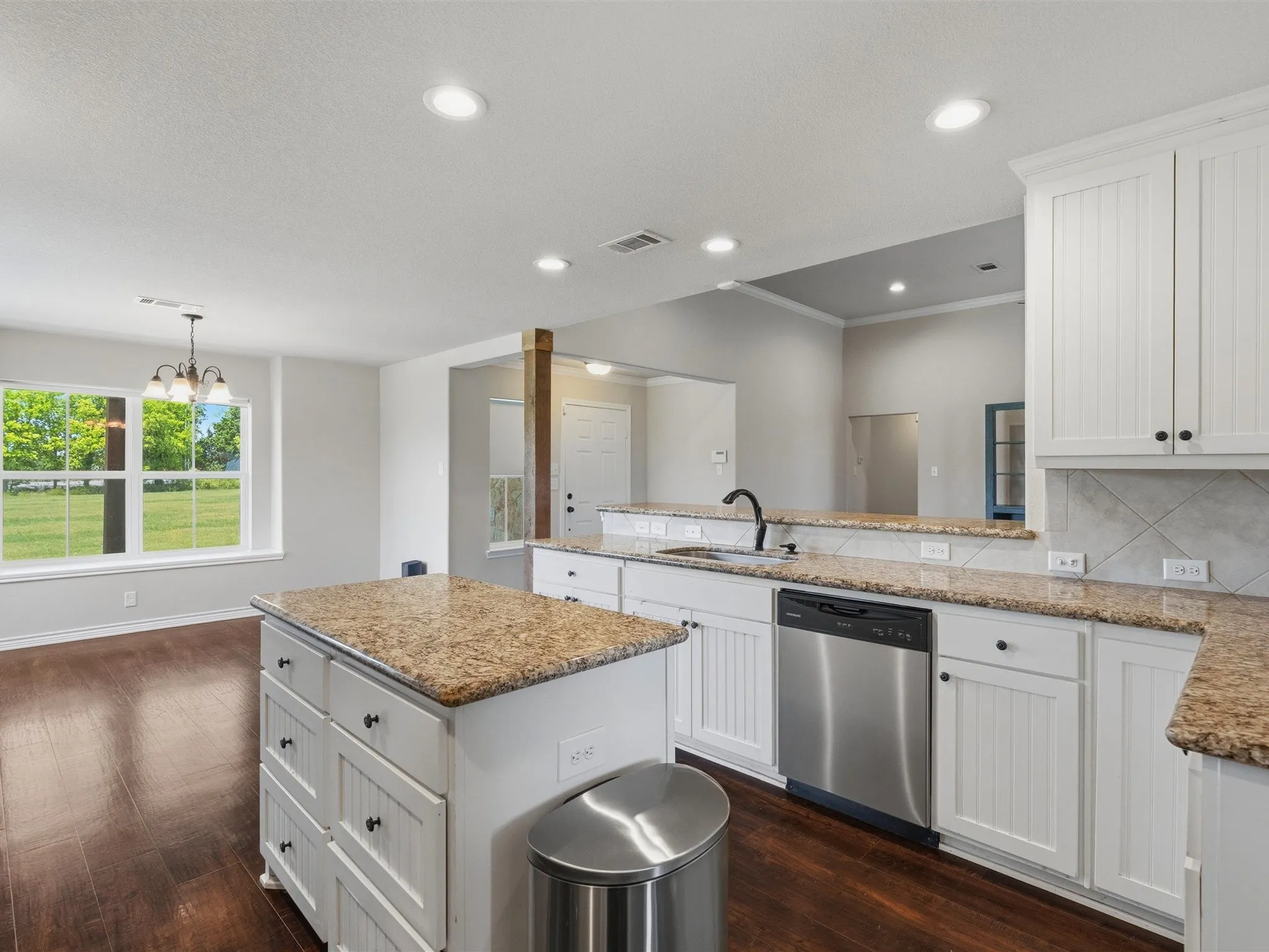 Single Family Residence For Sale in Rockwall County , 623 N King Road, Royse City, Texas 75189, 4 Bedroom, 3 Bathroom, 2 Garage spaces, 2,204 Sqft, built in 2017, mls#21341378, Real Estate Agent in Royse City, Homes For Sale in Rockwall county, Homes For Sale in Royse City, Realtor in Royse City Texas, Real Estate Brokerage Independent Realty Texas, Luminita Cordes Realtor