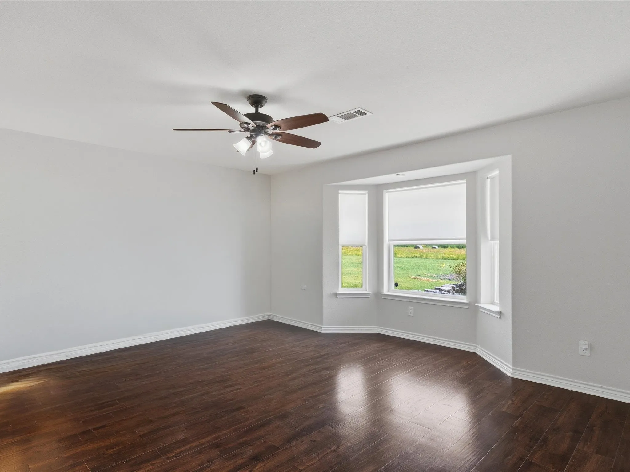 Single Family Residence For Sale in Rockwall County , 623 N King Road, Royse City, Texas 75189, 4 Bedroom, 3 Bathroom, 2 Garage spaces, 2,204 Sqft, built in 2017, mls#21341378, Real Estate Agent in Royse City, Homes For Sale in Rockwall county, Homes For Sale in Royse City, Realtor in Royse City Texas, Real Estate Brokerage Independent Realty Texas, Luminita Cordes Realtor