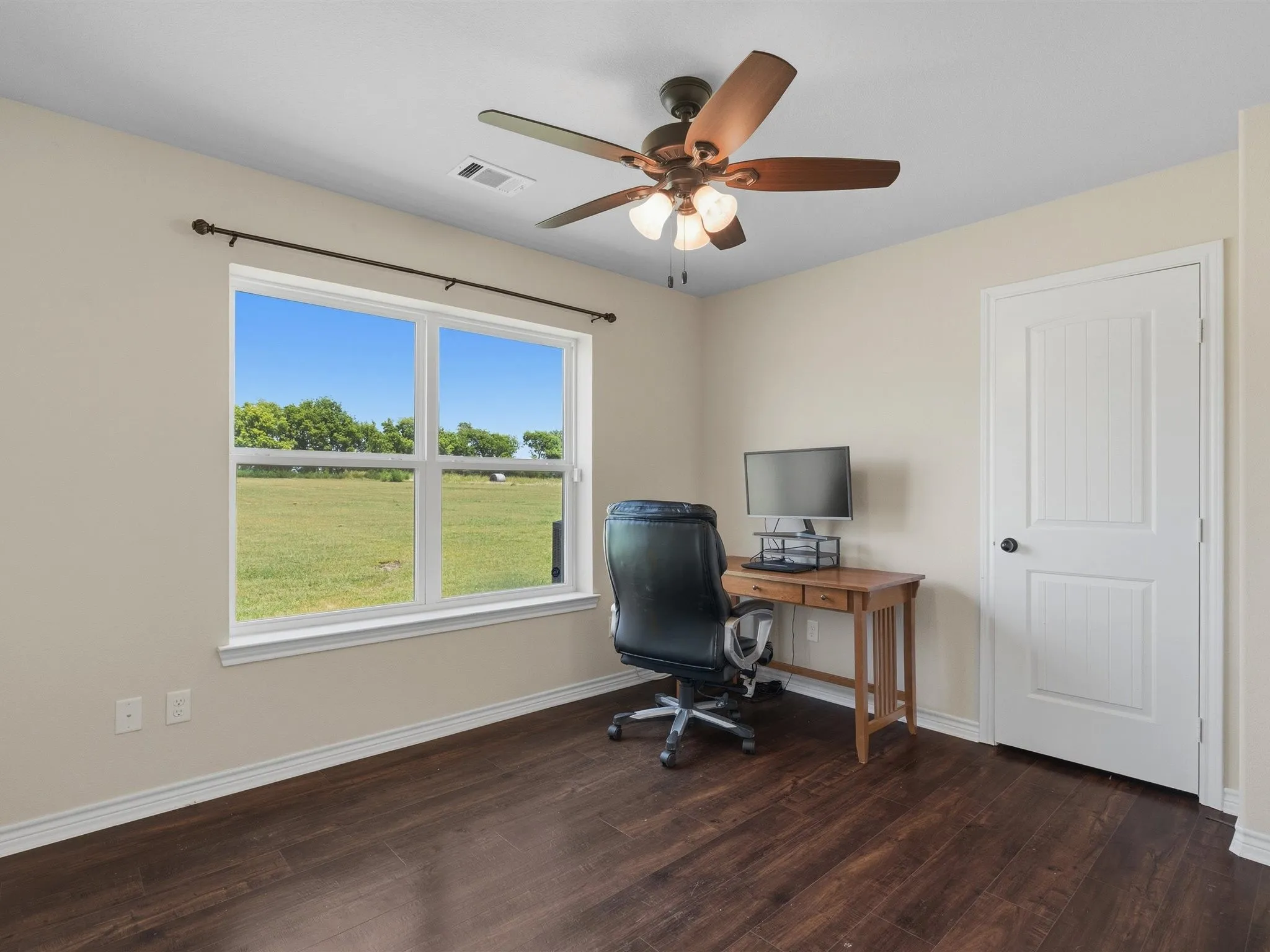 Single Family Residence For Sale in Rockwall County , 623 N King Road, Royse City, Texas 75189, 4 Bedroom, 3 Bathroom, 2 Garage spaces, 2,204 Sqft, built in 2017, mls#21341378, Real Estate Agent in Royse City, Homes For Sale in Rockwall county, Homes For Sale in Royse City, Realtor in Royse City Texas, Real Estate Brokerage Independent Realty Texas, Luminita Cordes Realtor