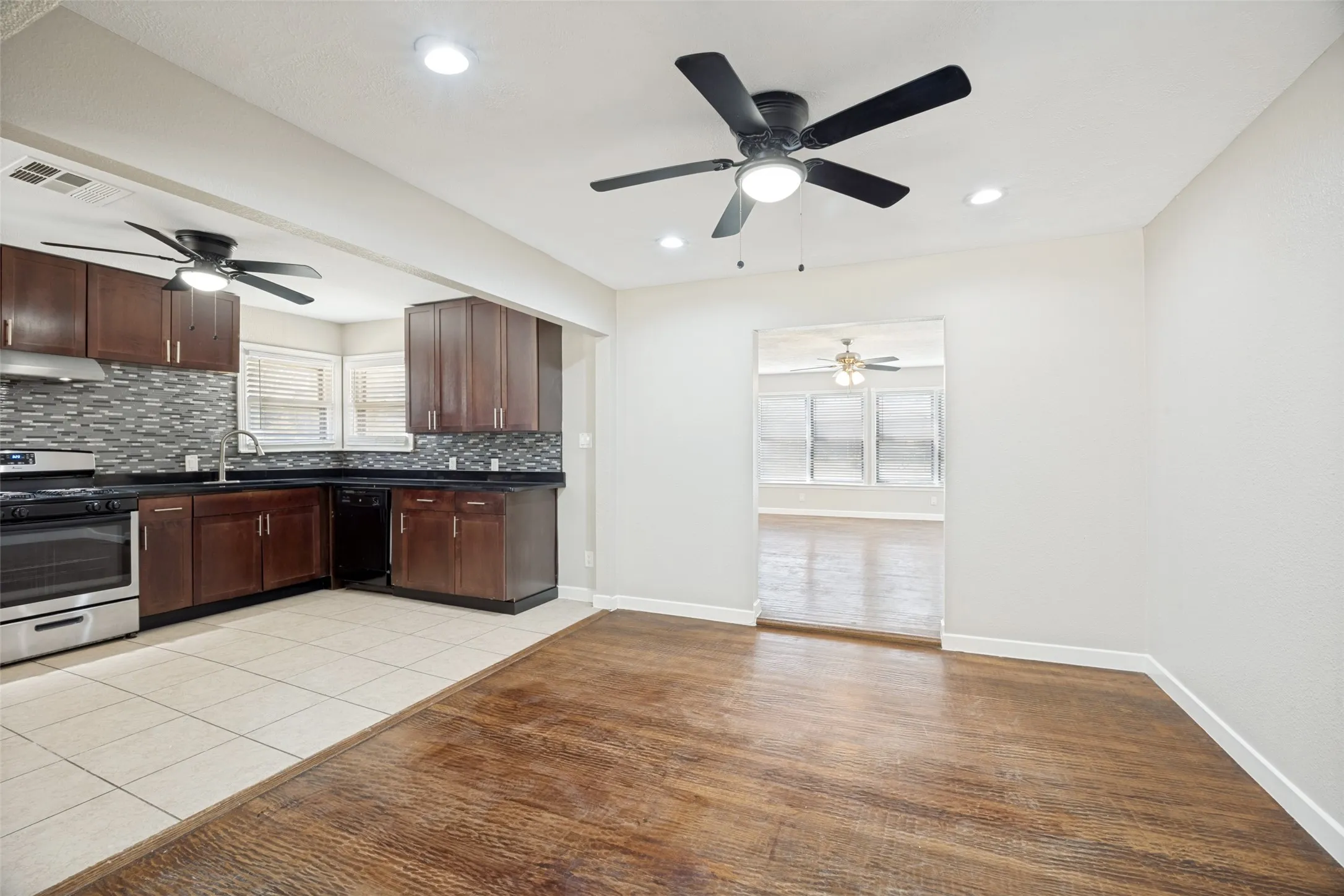 Single Family Residence For Rent in Dallas County , 1913 Landa Drive, Garland, Texas 75042, 5 Bedroom, 3 Bathroom, Garage spaces, 2,227 Sqft, built in 1951, mls#21324581, Real Estate Agent in Garland, Homes For Rent in Dallas county, Homes For Rent in Garland, Realtor in Garland Texas, Real Estate Brokerage Independent Realty Texas, Luminita Cordes Realtor