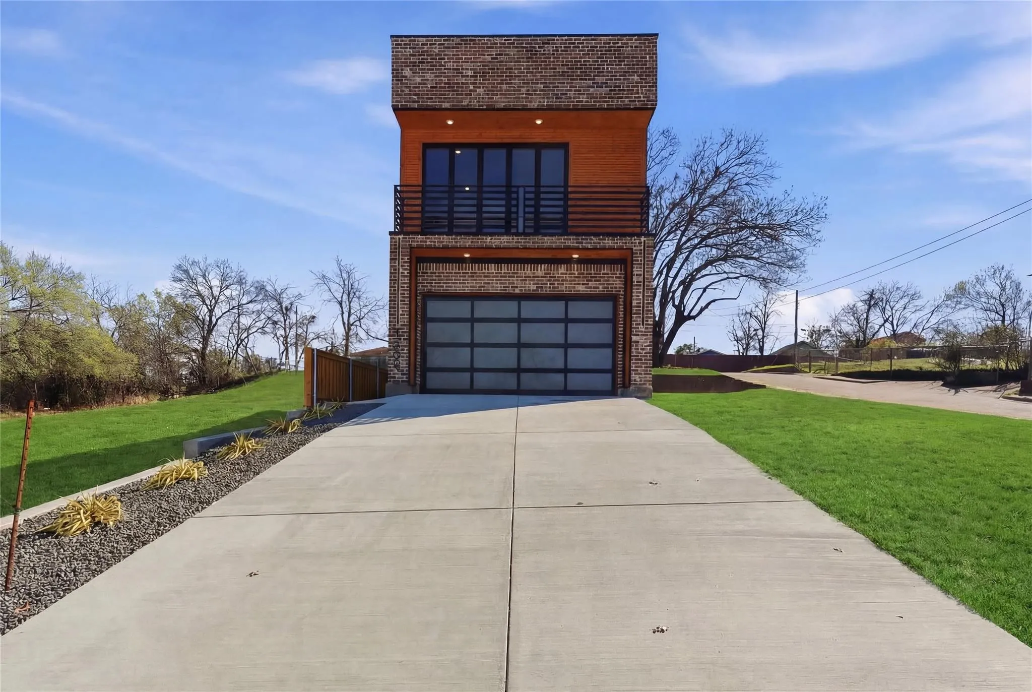 Single Family Residence For Sale in Dallas County , 1402 Hutchins Avenue, Dallas, Texas 75203, 4 Bedroom, 4 Bathroom, 2 Garage spaces, 2,267 Sqft, built in 2026, mls#21341399, Real Estate Agent in Dallas, Homes For Sale in Dallas county, Homes For Sale in Dallas, Realtor in Dallas Texas, Real Estate Brokerage Independent Realty Texas, Luminita Cordes Realtor