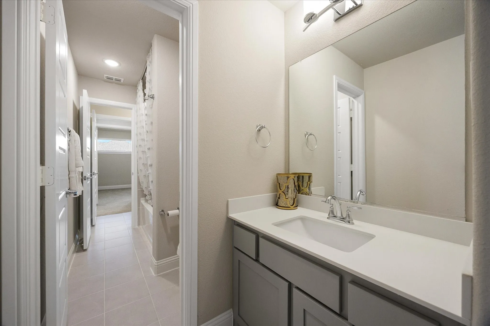 Jack and Jill full bath on second floor