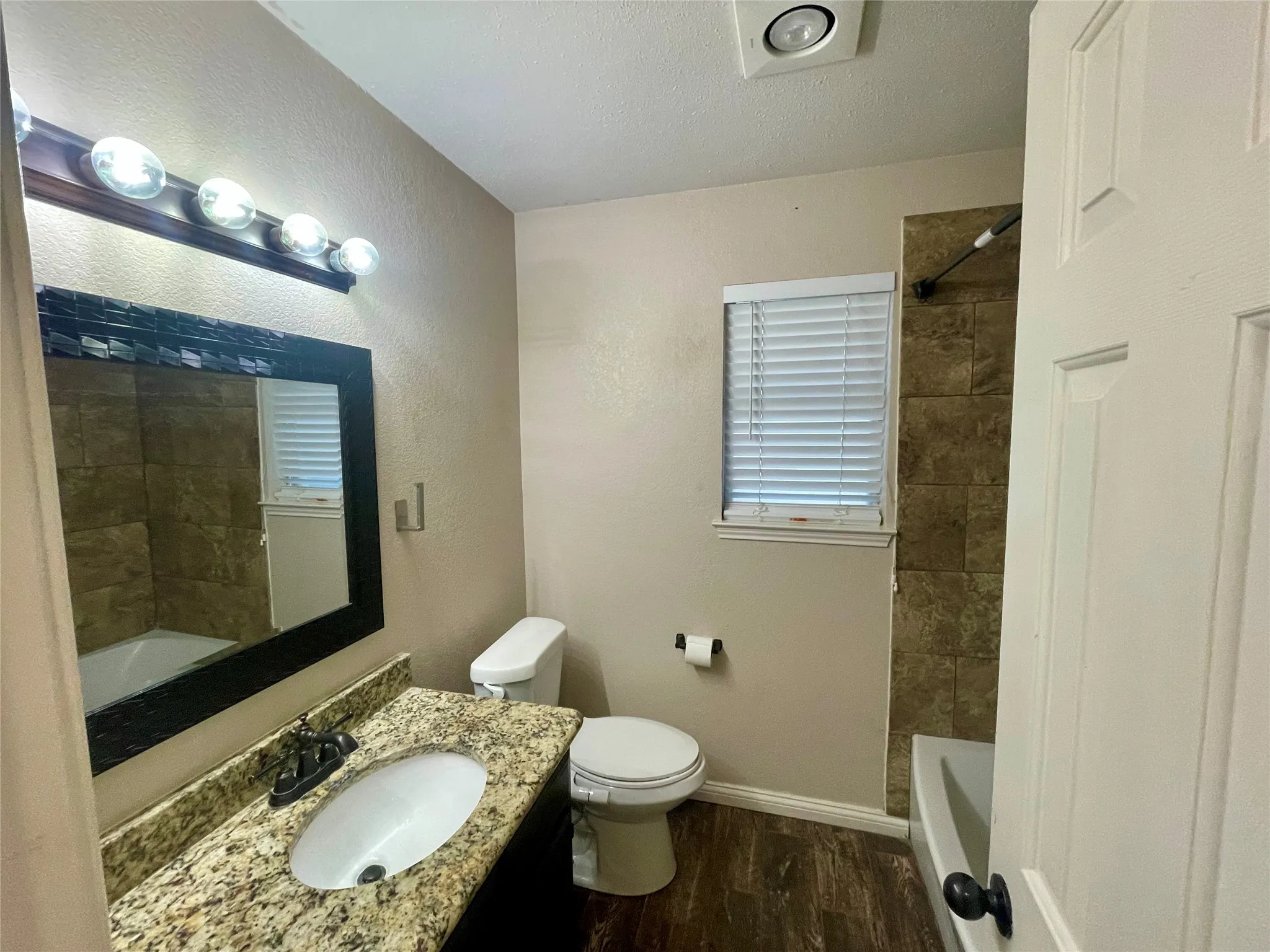 Single Family Residence For Sale in Denton County , 625 Main Street, Roanoke, Texas 76262, 3 Bedrooms, 2 Bathrooms, 2 Garage spaces, 1,290 Sqft, built in 1994, Price $455,000, mls#21341208, Real Estate Agent in Roanoke, Homes For Sale in Denton county, Homes For Sale in Roanoke, Realtor in Roanoke Texas, Real Estate Brokerage Independent Realty Texas, Luminita Cordes Realtor