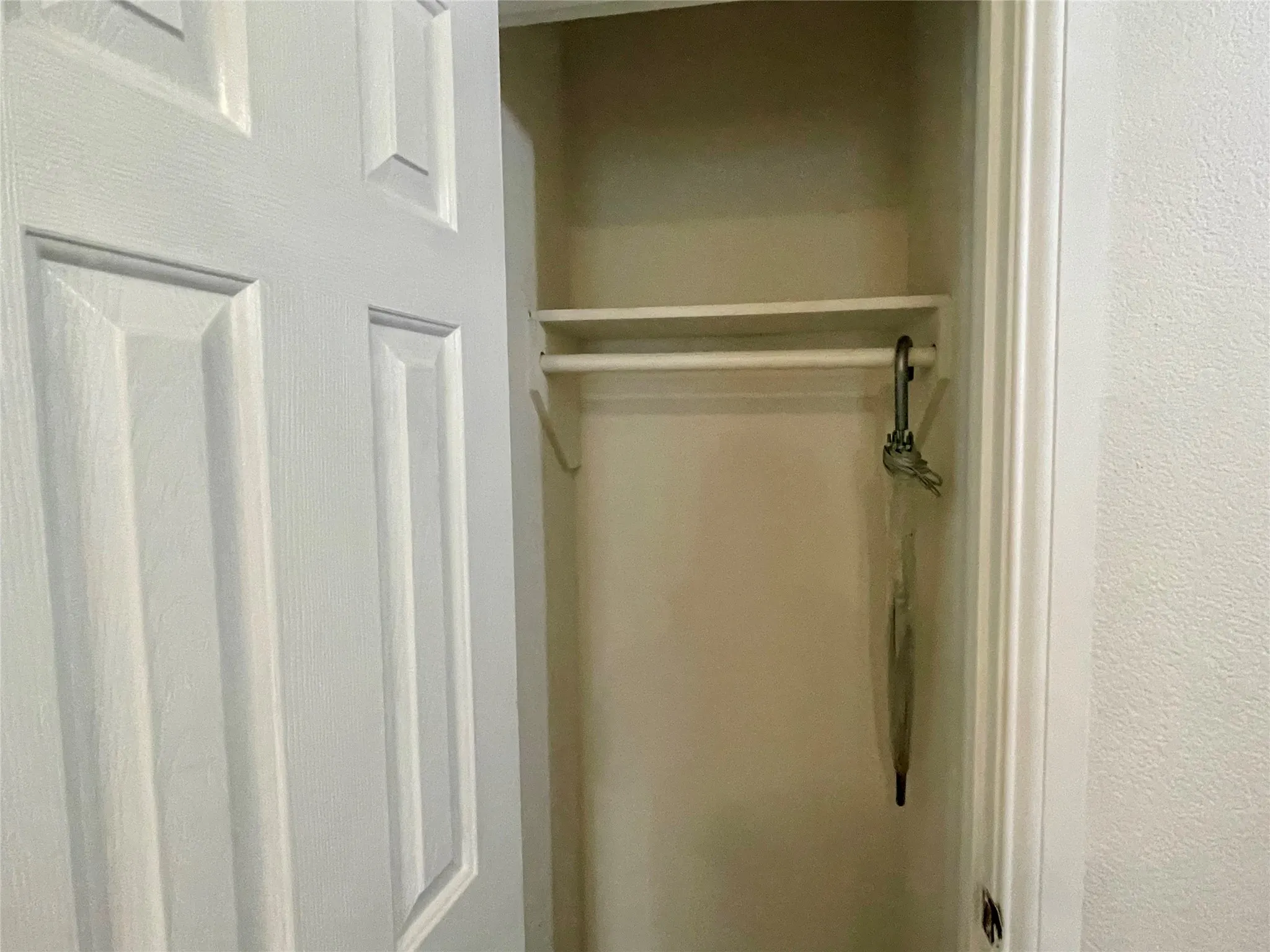 Single Family Residence For Sale in Denton County , 625 Main Street, Roanoke, Texas 76262, 3 Bedrooms, 2 Bathrooms, 2 Garage spaces, 1,290 Sqft, built in 1994, Price $455,000, mls#21341208, Real Estate Agent in Roanoke, Homes For Sale in Denton county, Homes For Sale in Roanoke, Realtor in Roanoke Texas, Real Estate Brokerage Independent Realty Texas, Luminita Cordes Realtor