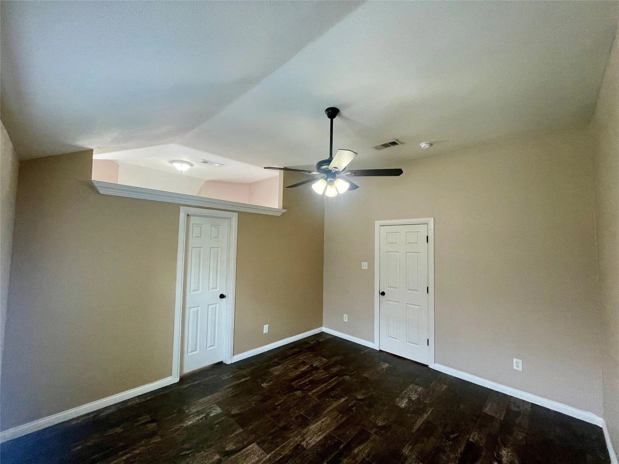 Single Family Residence For Sale in Denton County , 625 Main Street, Roanoke, Texas 76262, 3 Bedrooms, 2 Bathrooms, 2 Garage spaces, 1,290 Sqft, built in 1994, Price $455,000, mls#21341208, Real Estate Agent in Roanoke, Homes For Sale in Denton county, Homes For Sale in Roanoke, Realtor in Roanoke Texas, Real Estate Brokerage Independent Realty Texas, Luminita Cordes Realtor