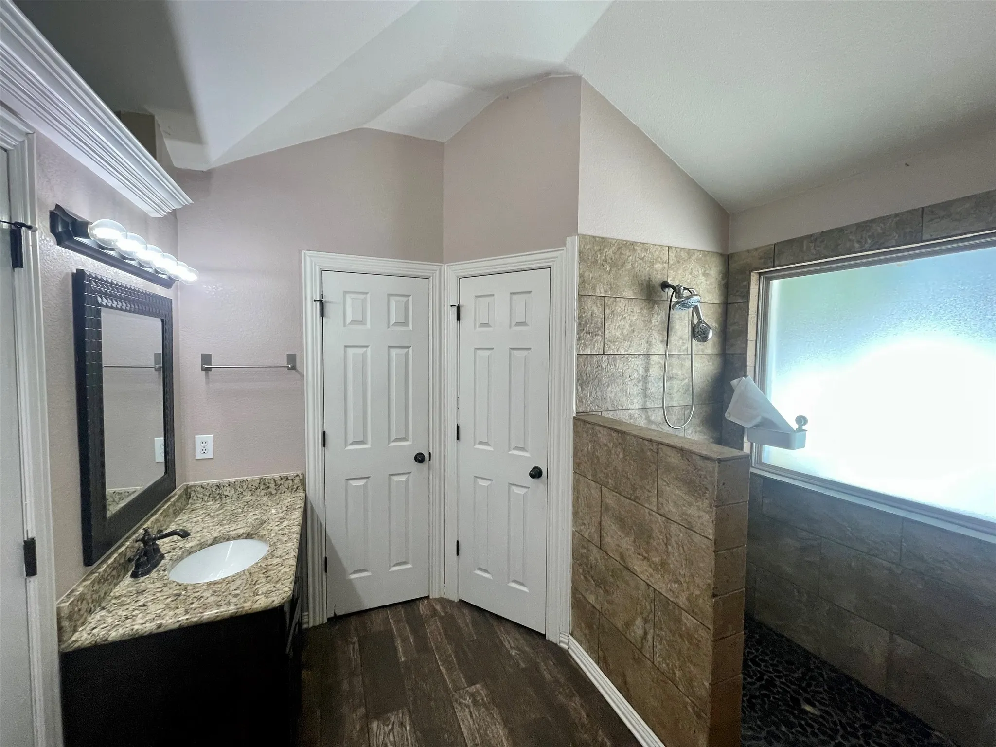 Single Family Residence For Sale in Denton County , 625 Main Street, Roanoke, Texas 76262, 3 Bedrooms, 2 Bathrooms, 2 Garage spaces, 1,290 Sqft, built in 1994, Price $455,000, mls#21341208, Real Estate Agent in Roanoke, Homes For Sale in Denton county, Homes For Sale in Roanoke, Realtor in Roanoke Texas, Real Estate Brokerage Independent Realty Texas, Luminita Cordes Realtor