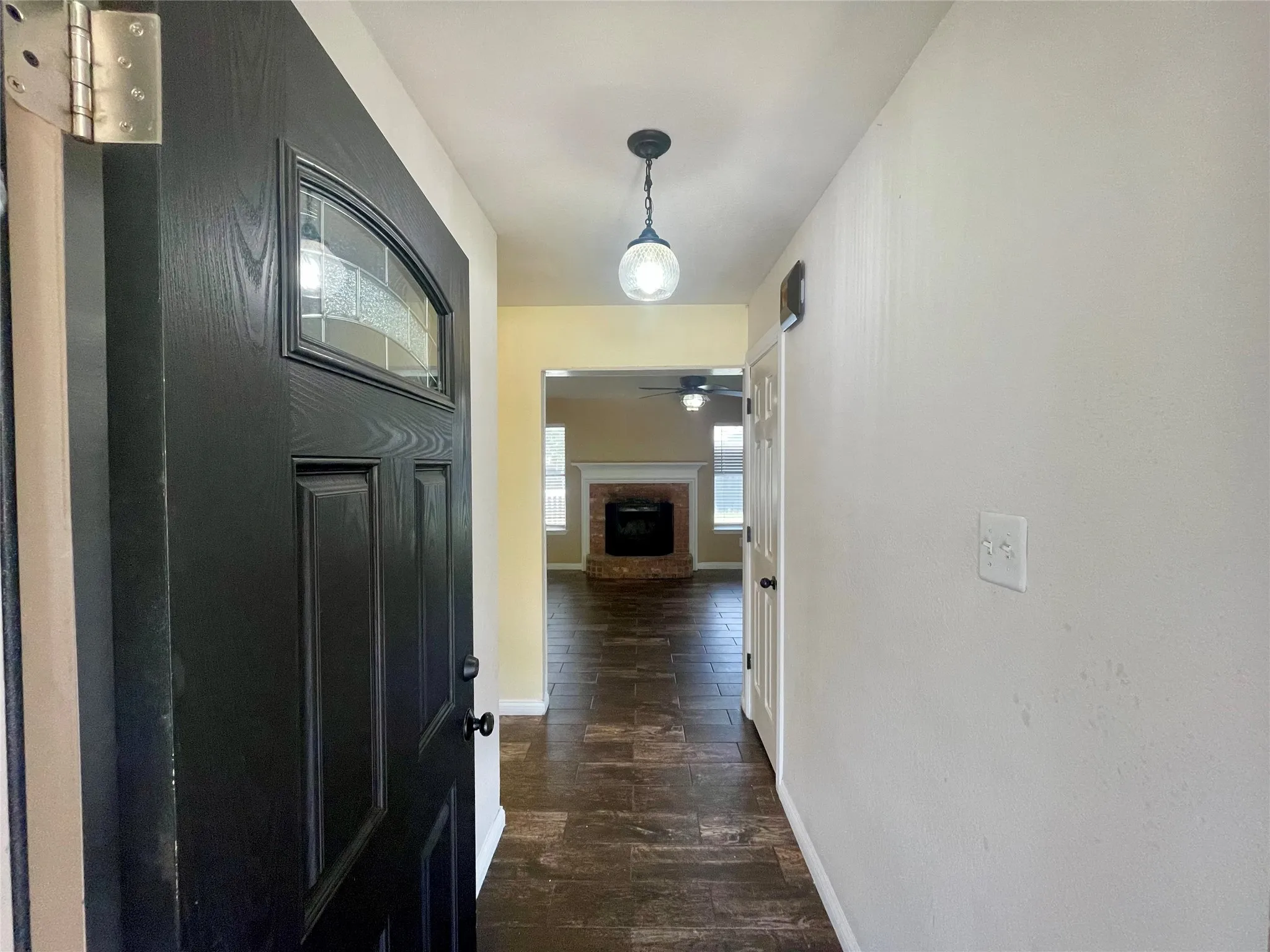 Single Family Residence For Sale in Denton County , 625 Main Street, Roanoke, Texas 76262, 3 Bedrooms, 2 Bathrooms, 2 Garage spaces, 1,290 Sqft, built in 1994, Price $455,000, mls#21341208, Real Estate Agent in Roanoke, Homes For Sale in Denton county, Homes For Sale in Roanoke, Realtor in Roanoke Texas, Real Estate Brokerage Independent Realty Texas, Luminita Cordes Realtor